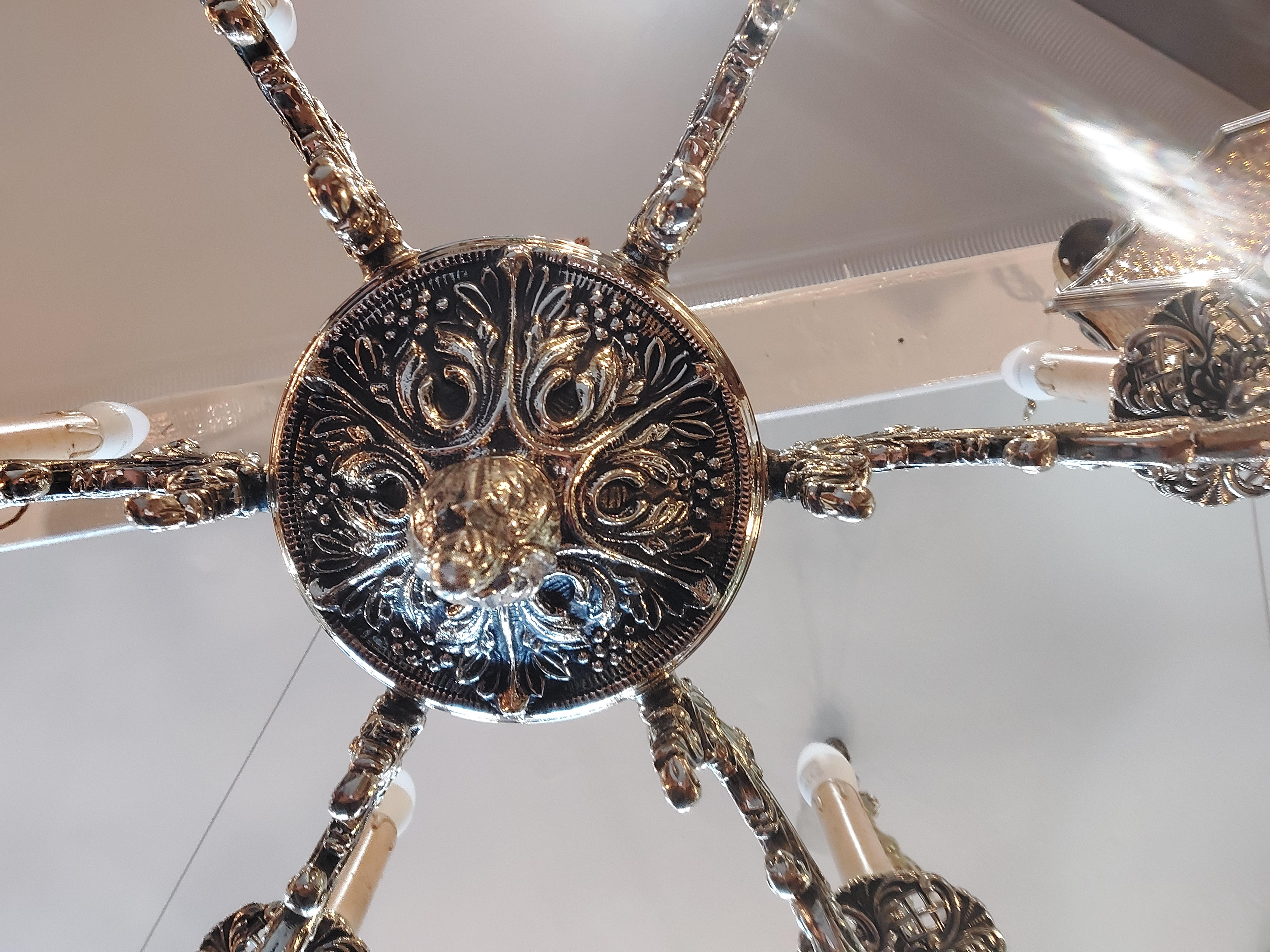 Lustre de style rococo en laiton du début du 20e siècle en vente 3