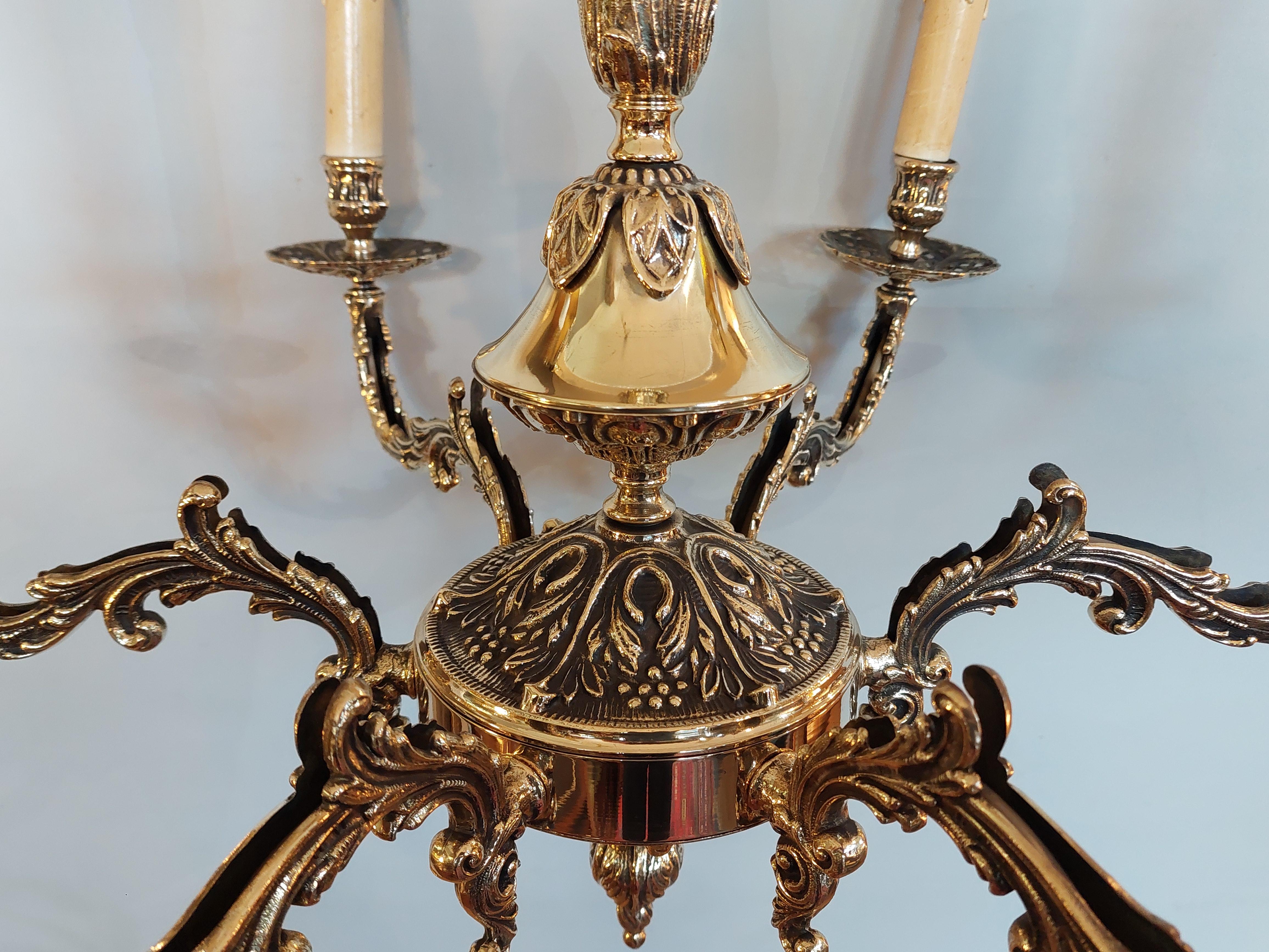 Début du 20ème siècle Lustre de style rococo en laiton du début du 20e siècle en vente