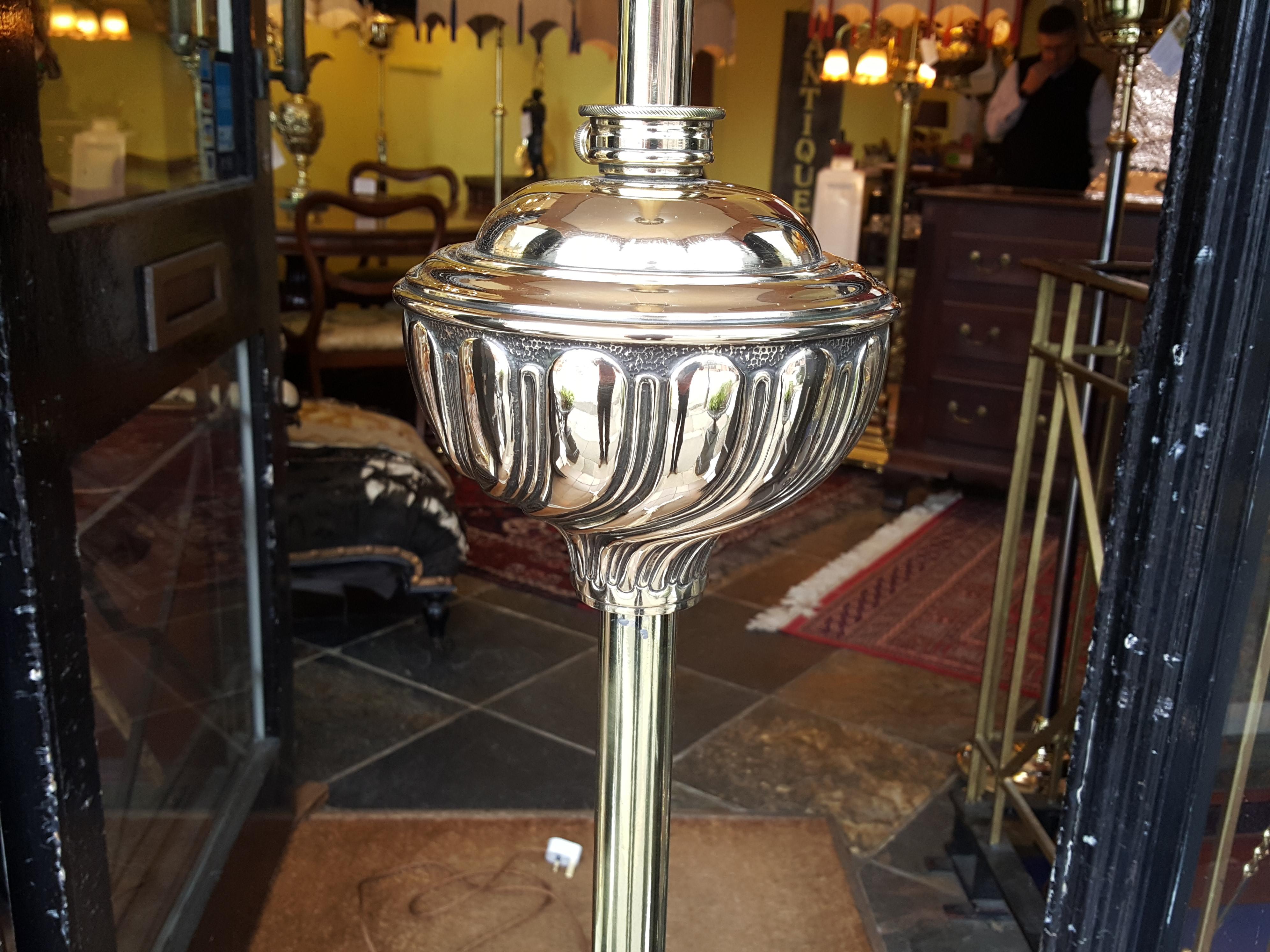 Early 20th Century Brass Standard Lamp For Sale 1
