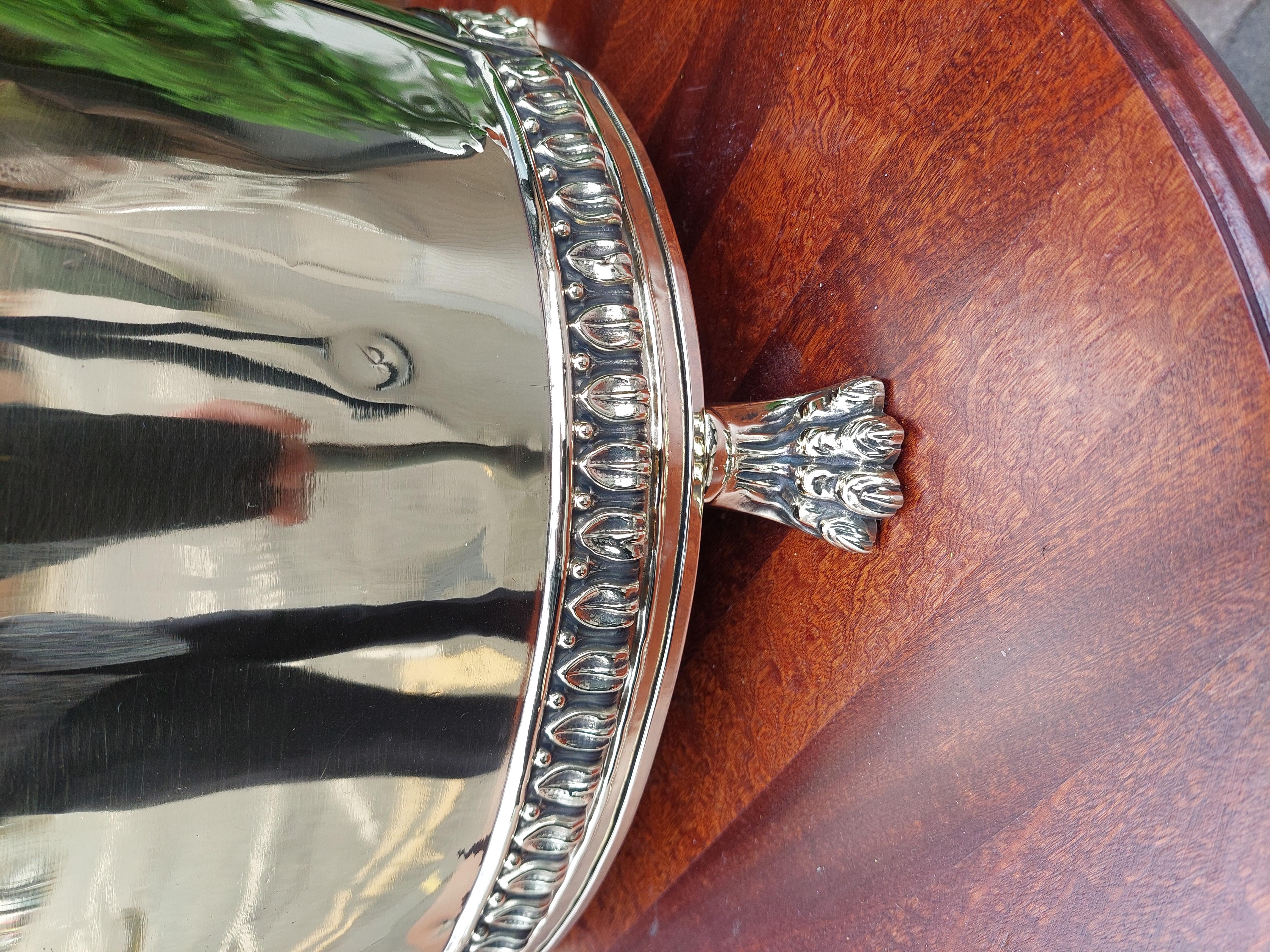 Vaso da vino o fioriera in ottone dei primi anni del XX secolo In condizioni buone in vendita a Altrincham, GB