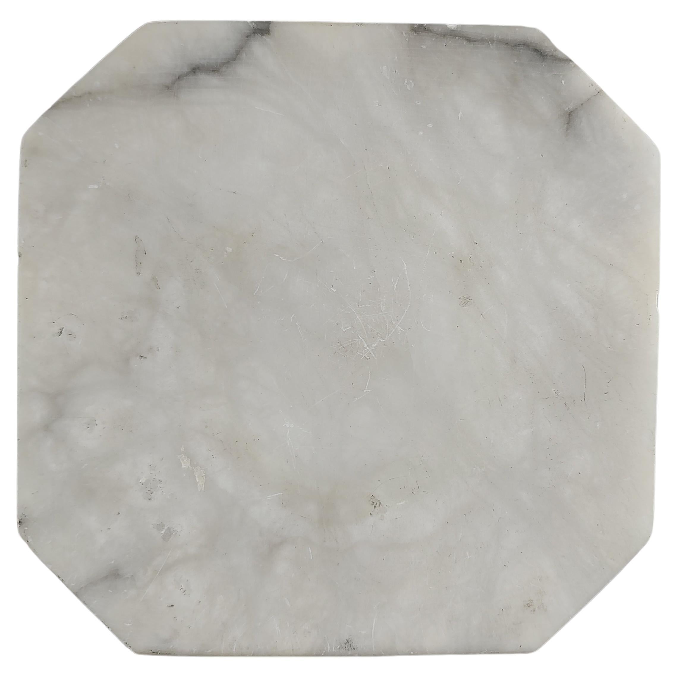 Pedestal de mármol de Carrara de principios del siglo XX Italia Italiano en venta