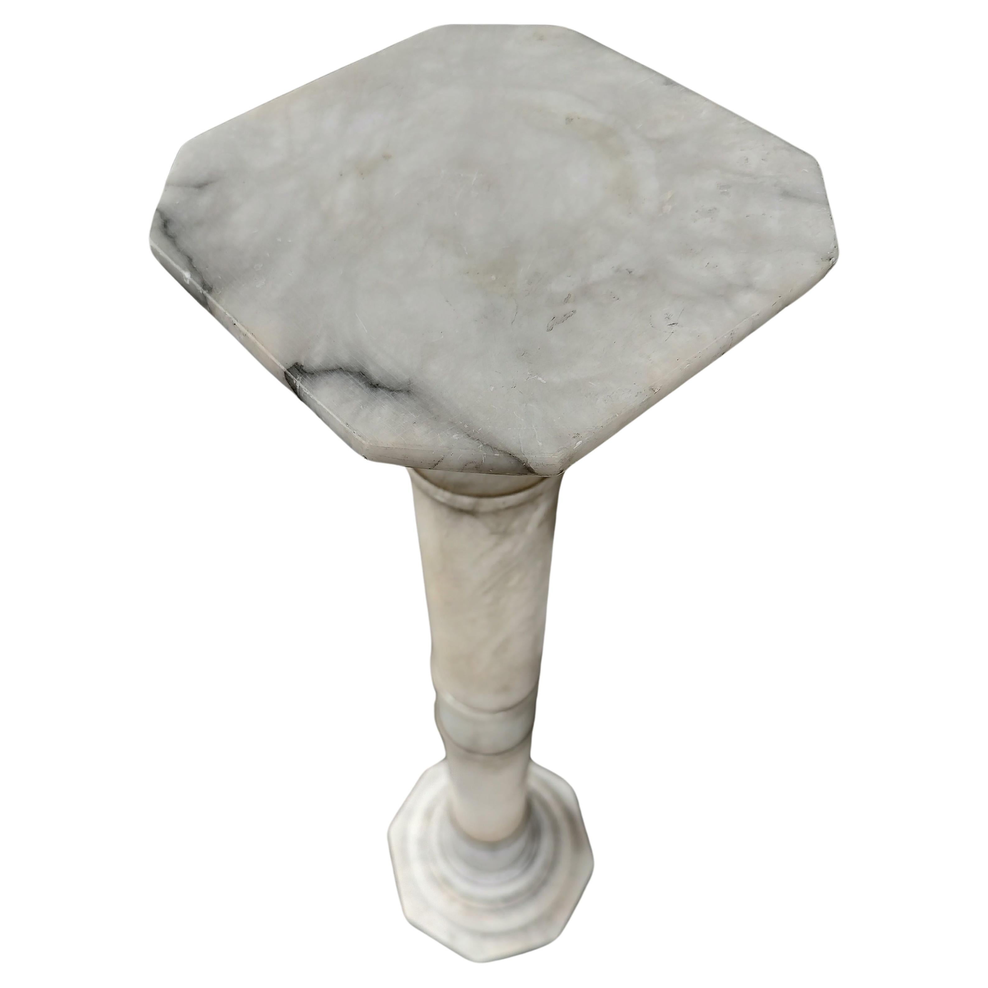 Pedestal de mármol de Carrara de principios del siglo XX Italia en Bueno estado para la venta en Port Jervis, NY
