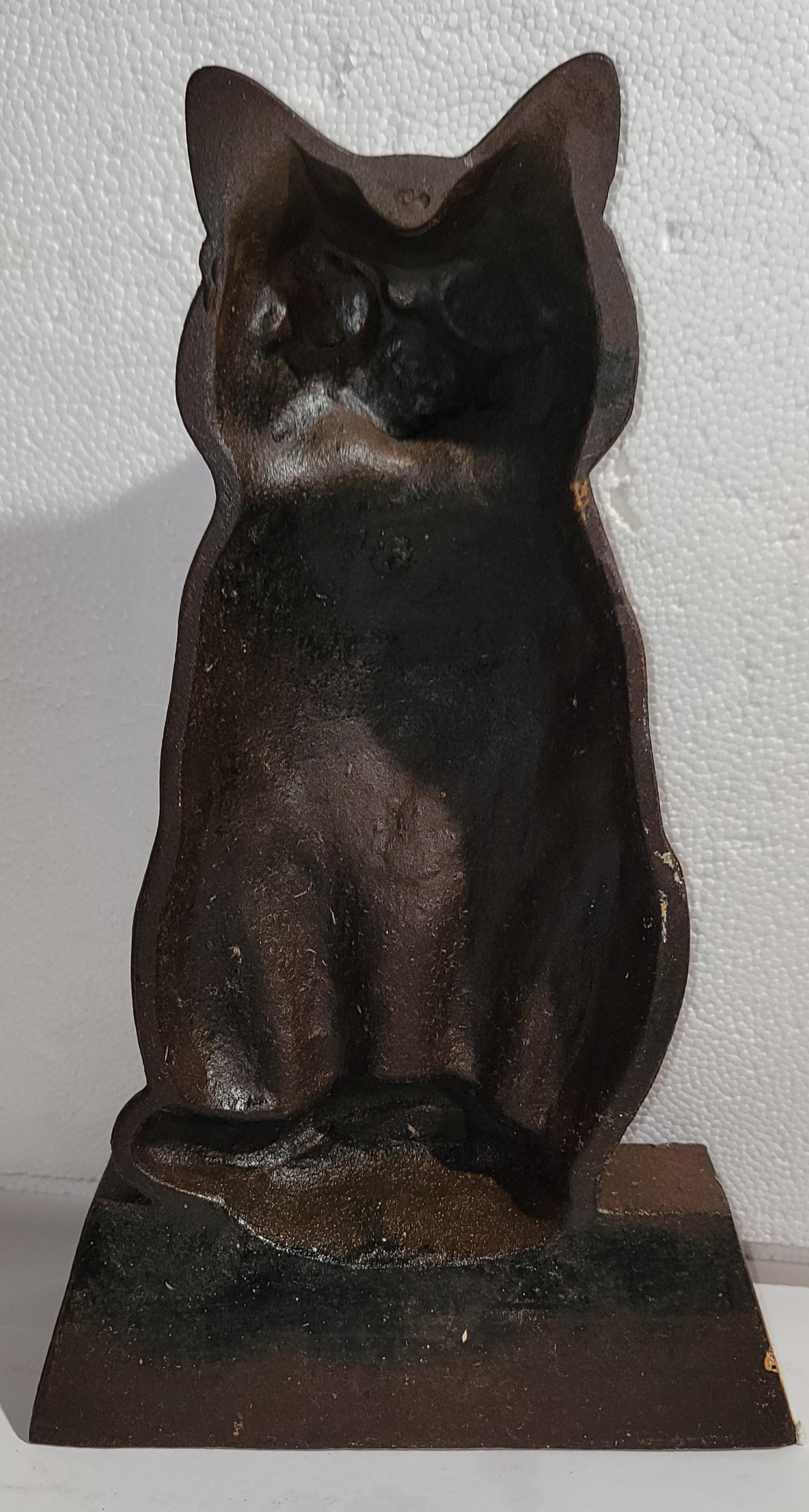Tope de puerta para gatos Hubley de hierro fundido de principios del siglo XX Adirondack en venta