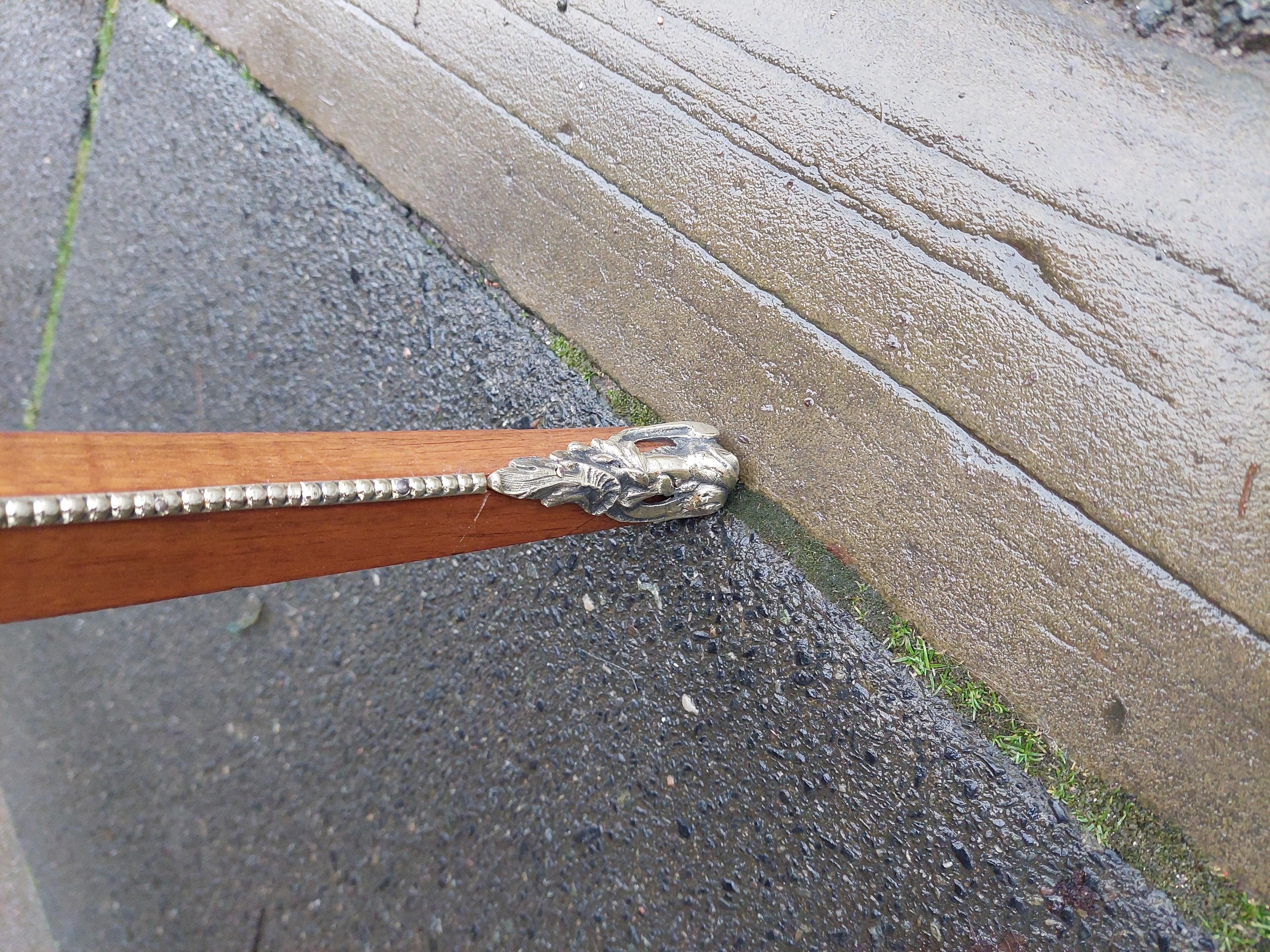 XX secolo Tavolo francese intarsiato in noce dei primi del Novecento in vendita