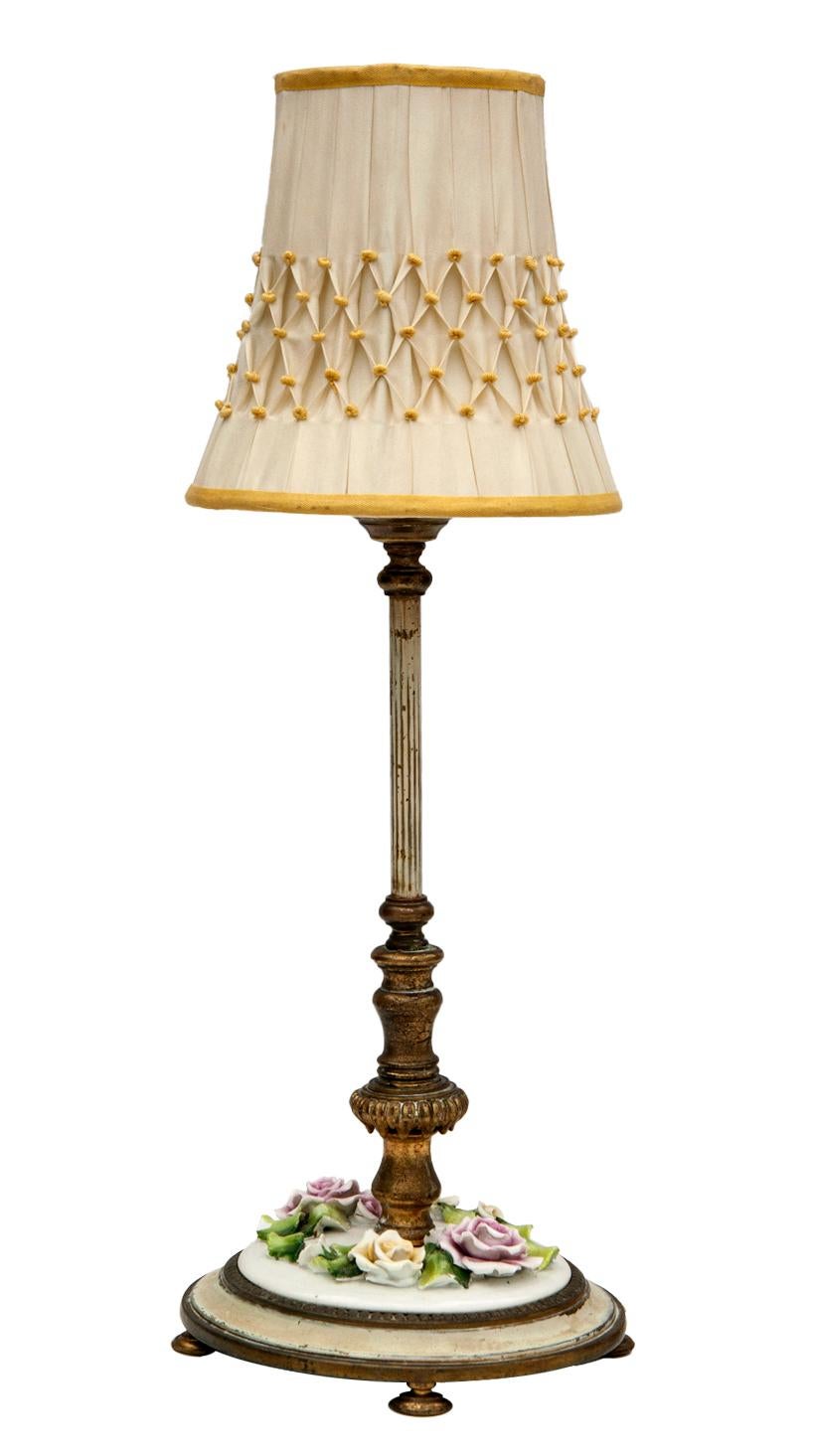 Early 20thC German Brass Va6gnity Lamps/Porcelain Flowers; a pair In Good Condition For Sale In Malibu, CA