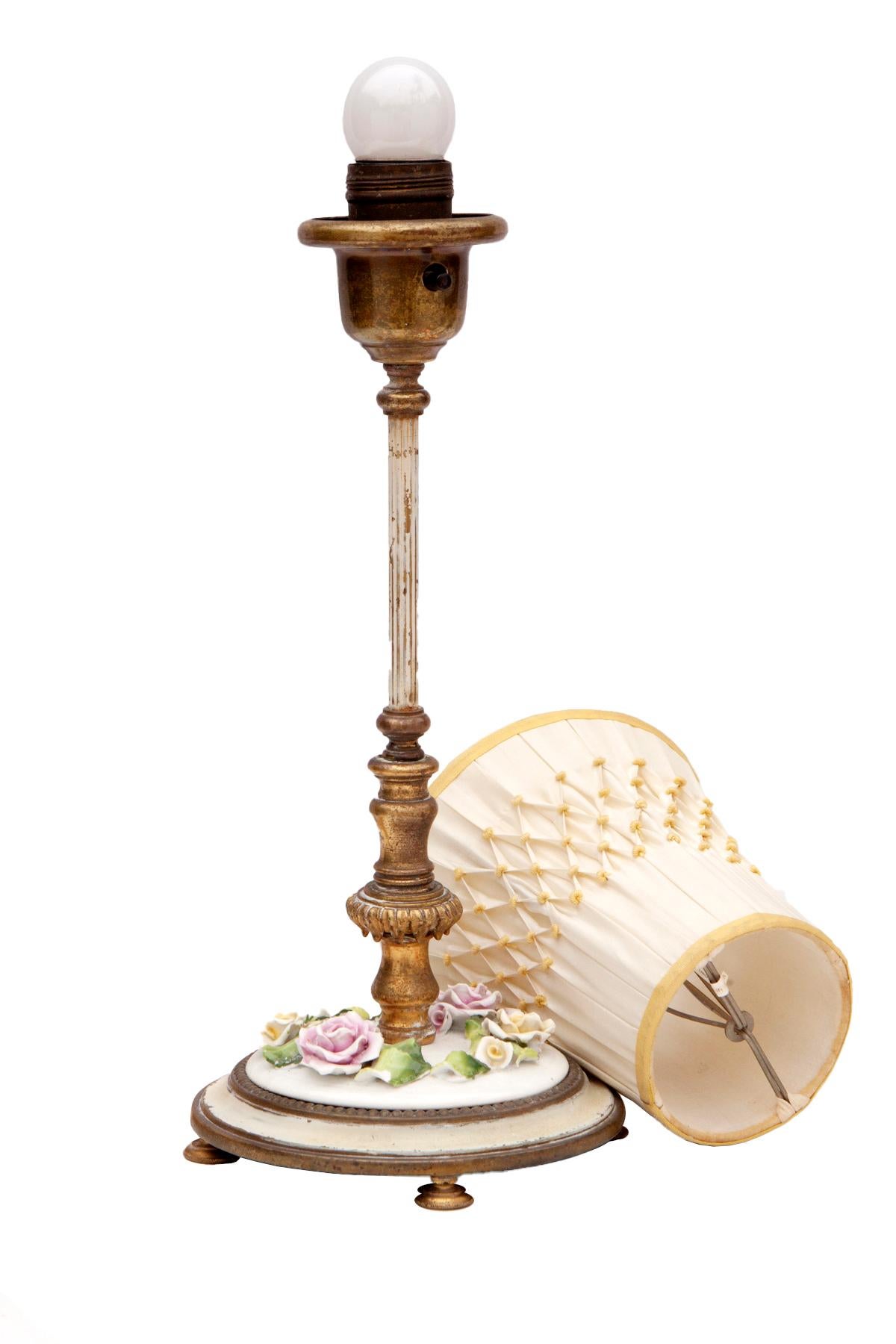 Early 20thC German Brass Va6gnity Lamps/Porcelain Flowers; a pair For Sale 1