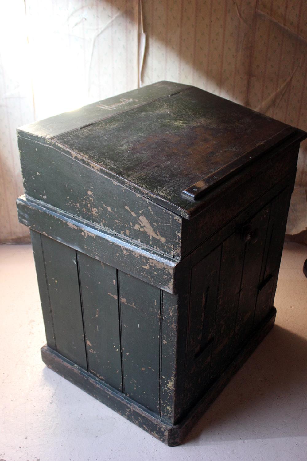 Early 20th Century Green Painted Pine Reception Shop Counter Desk for Harrods 1