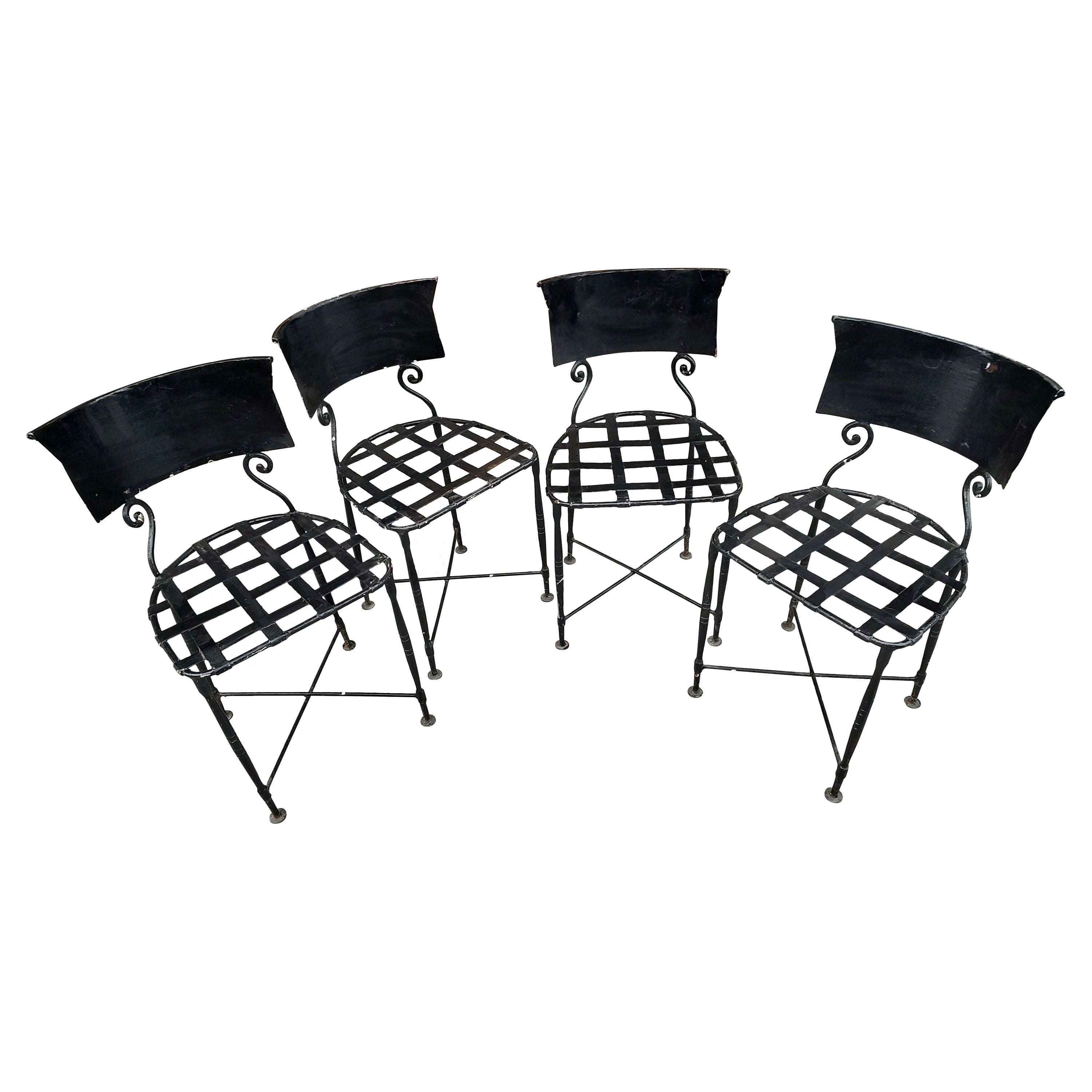 Ensemble de 4 chaises de jardin en fer forgé martelé à la main, datant du début du 20e siècle en vente 4