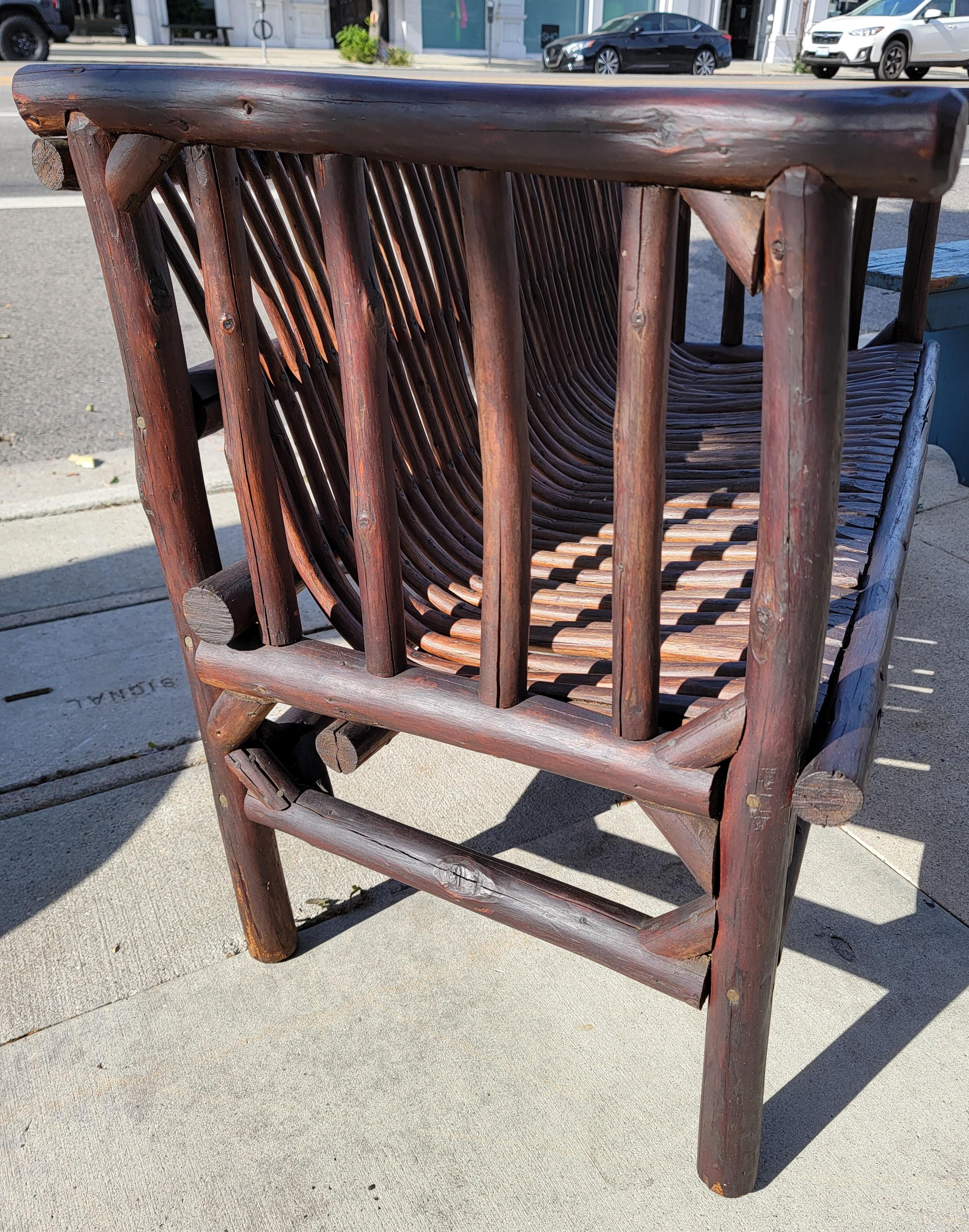 Early 20Thc Hand Made Hickory Settee From Pennsylvania In Good Condition For Sale In Los Angeles, CA