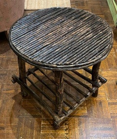Tavolino in legno di Hickory dei primi del Novecento