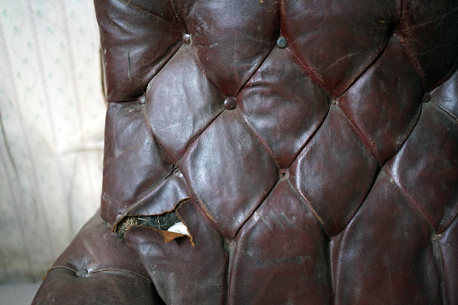 Early 20thC Leather Button-Back Club Armchair c.1915, Kentwell Hall For Sale 7