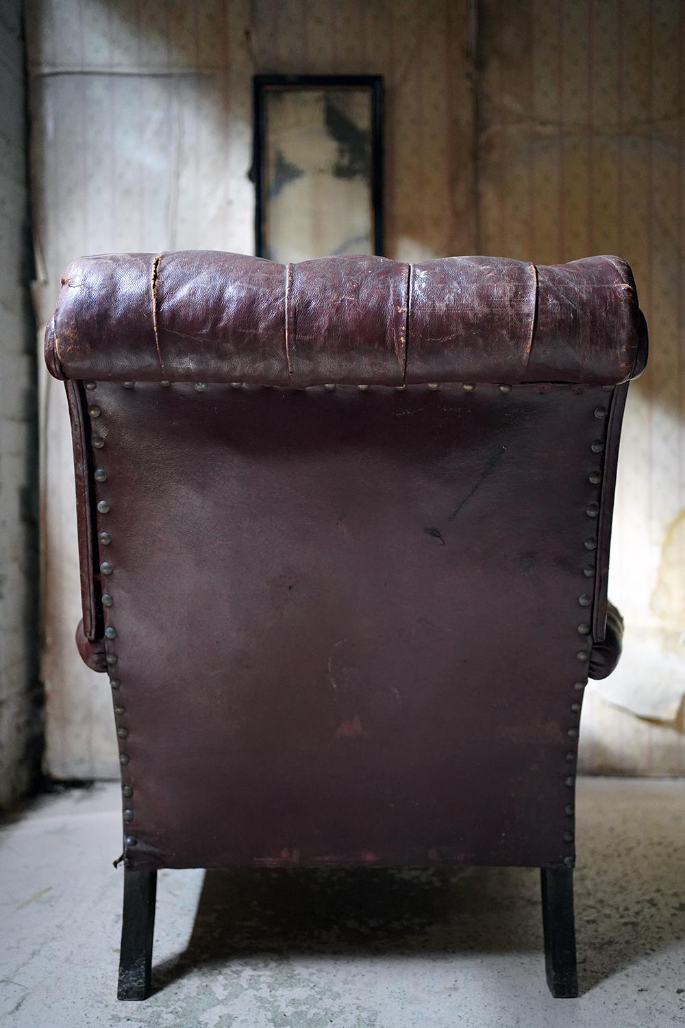 English Early 20thC Leather Button-Back Club Armchair c.1915, Kentwell Hall For Sale