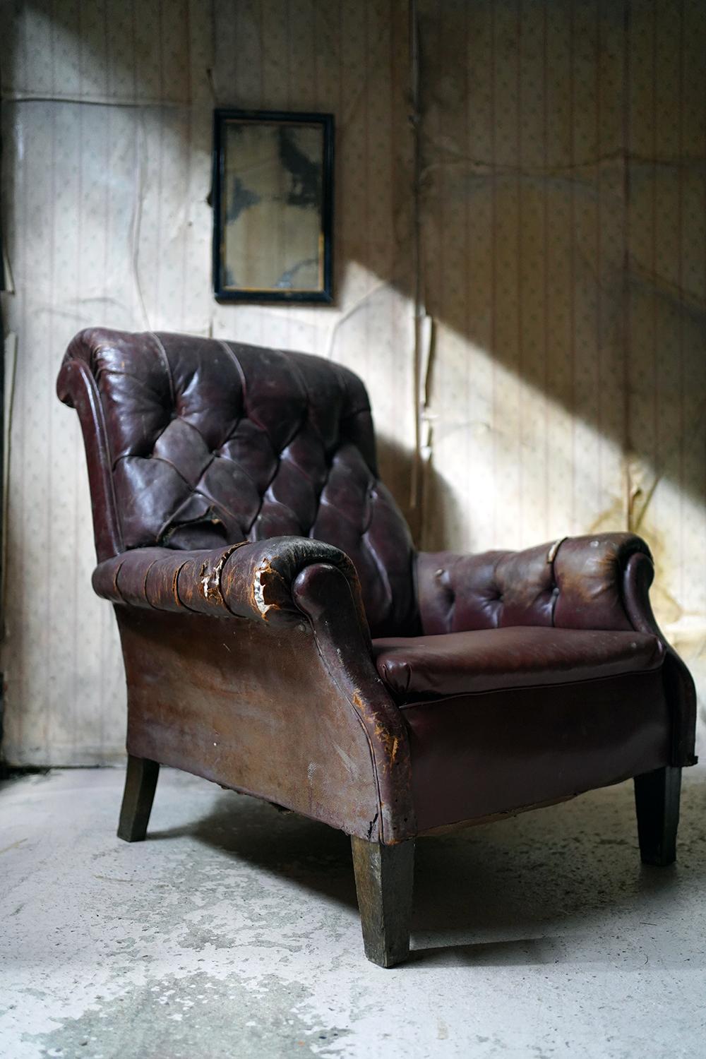 Early 20thC Leather Button-Back Club Armchair c.1915, Kentwell Hall For Sale 1
