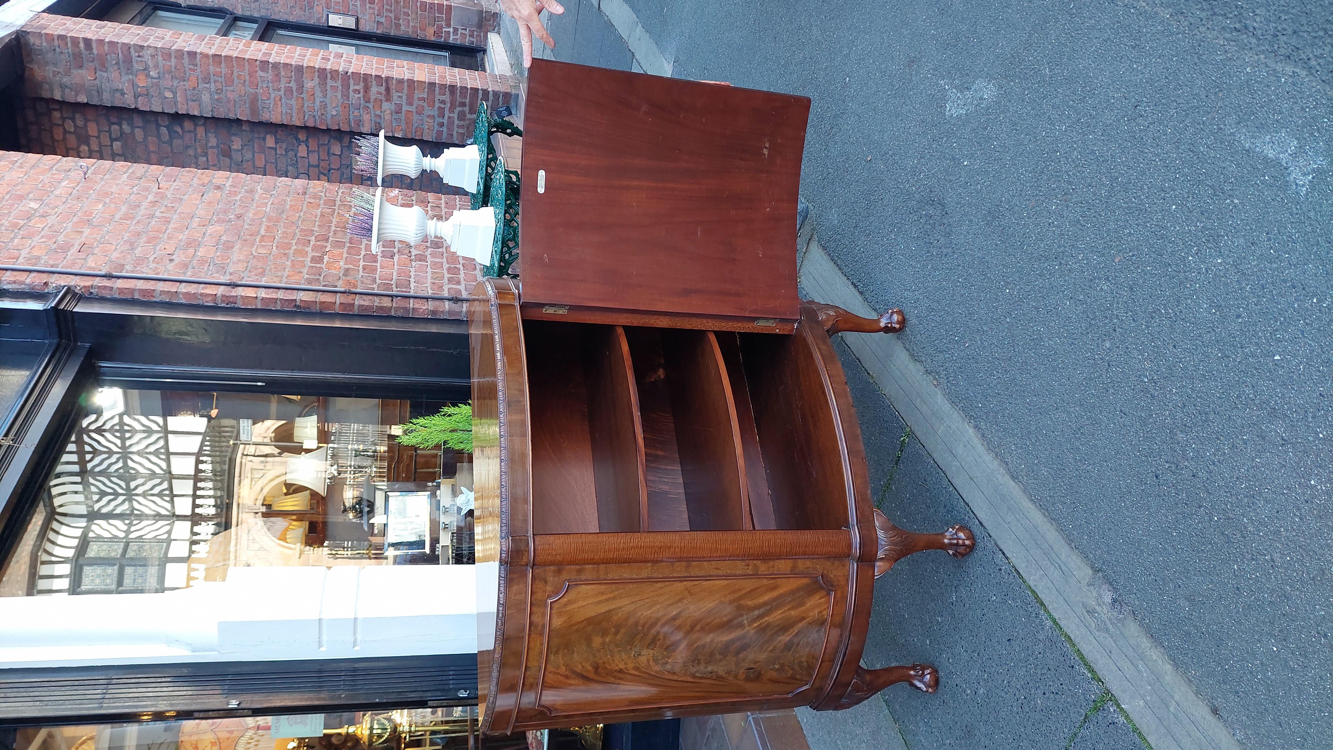 Early 20thC Mahogany Bowfront Sideboard Drinks Cabinet In Good Condition For Sale In Altrincham, GB