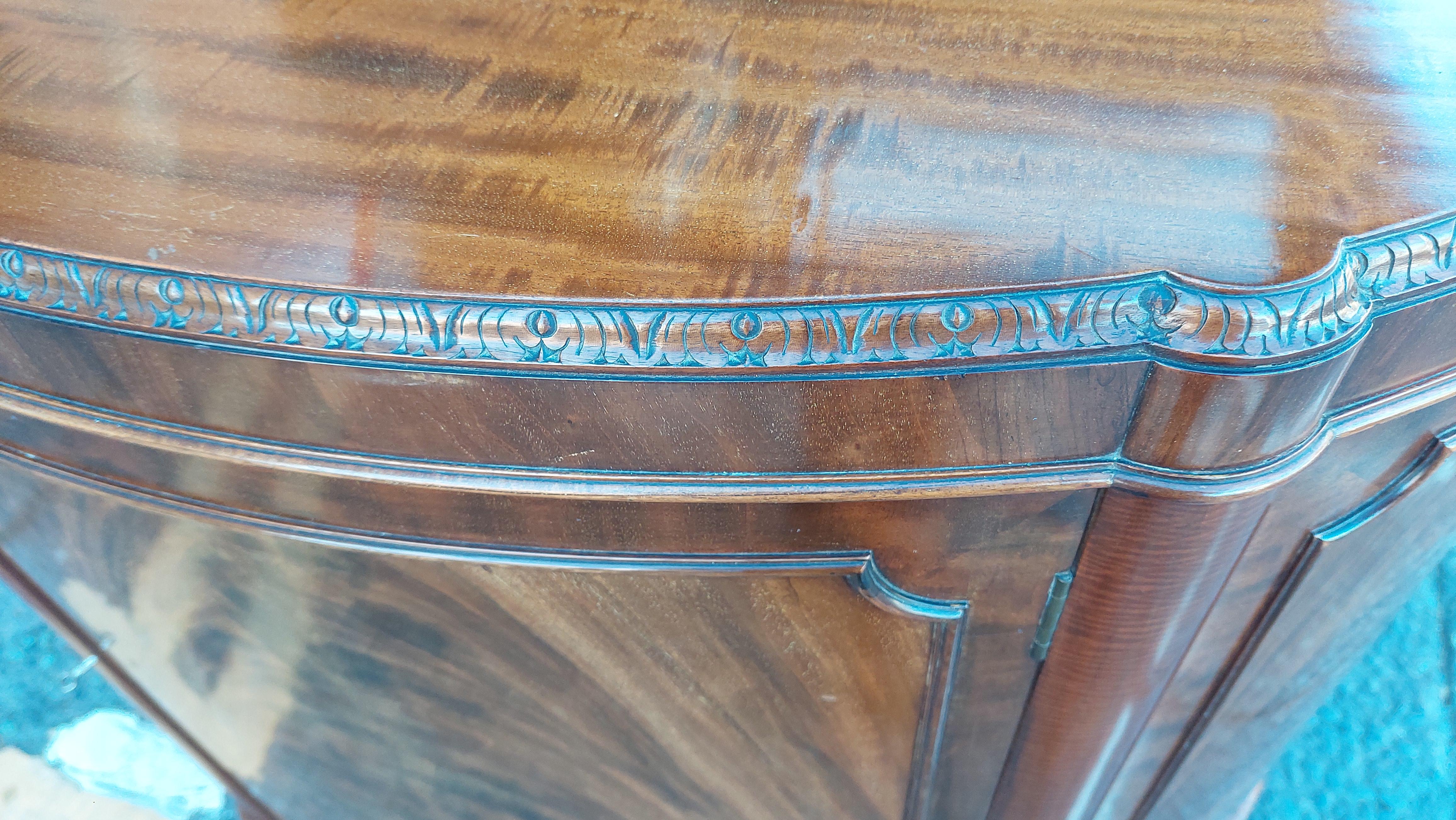 Early 20thC Mahogany Bowfront Sideboard Drinks Cabinet For Sale 2