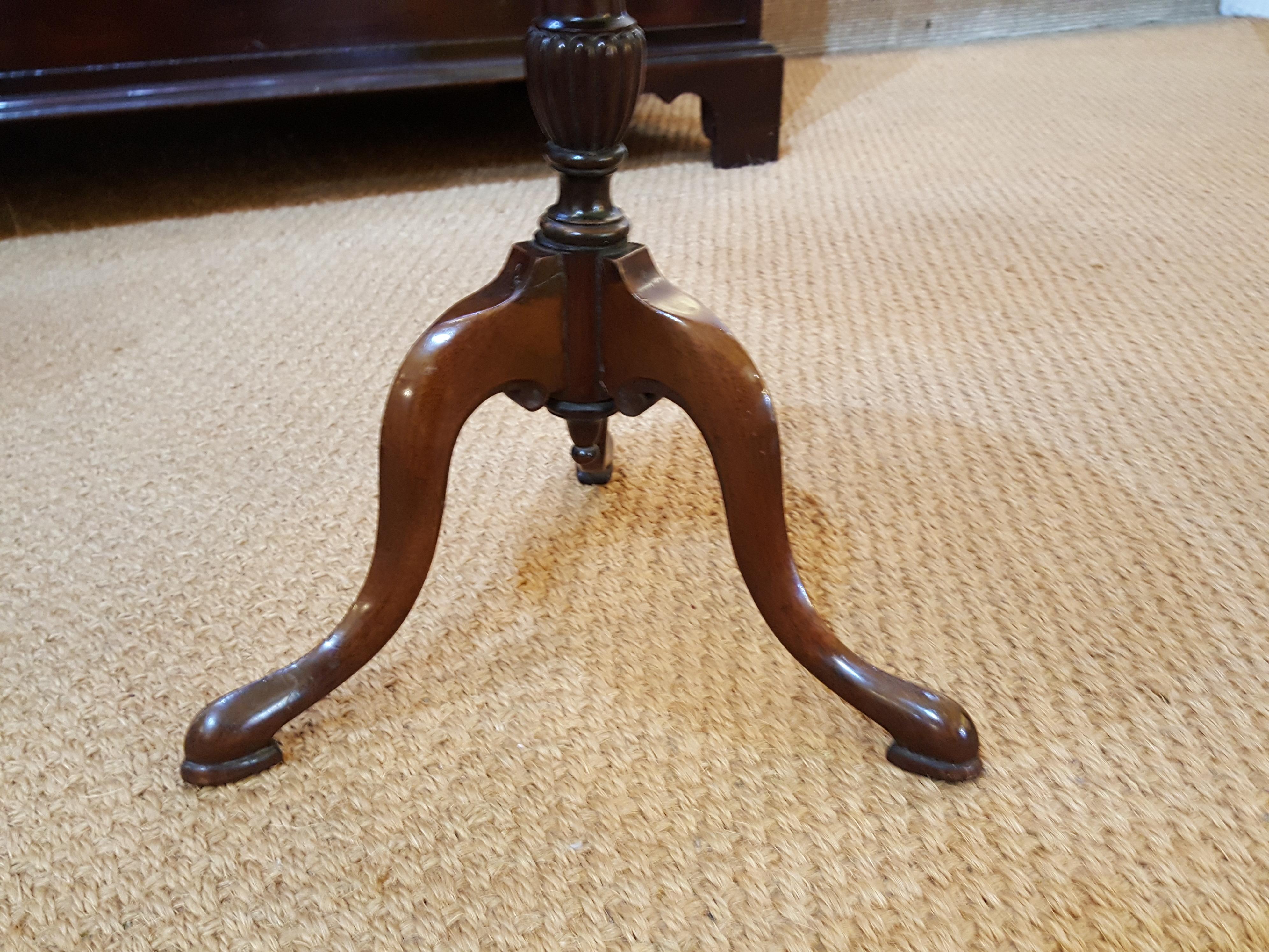 Early 20th century mahogany side lamp table with tripod leg and turned, carved column, Simkins of London 11