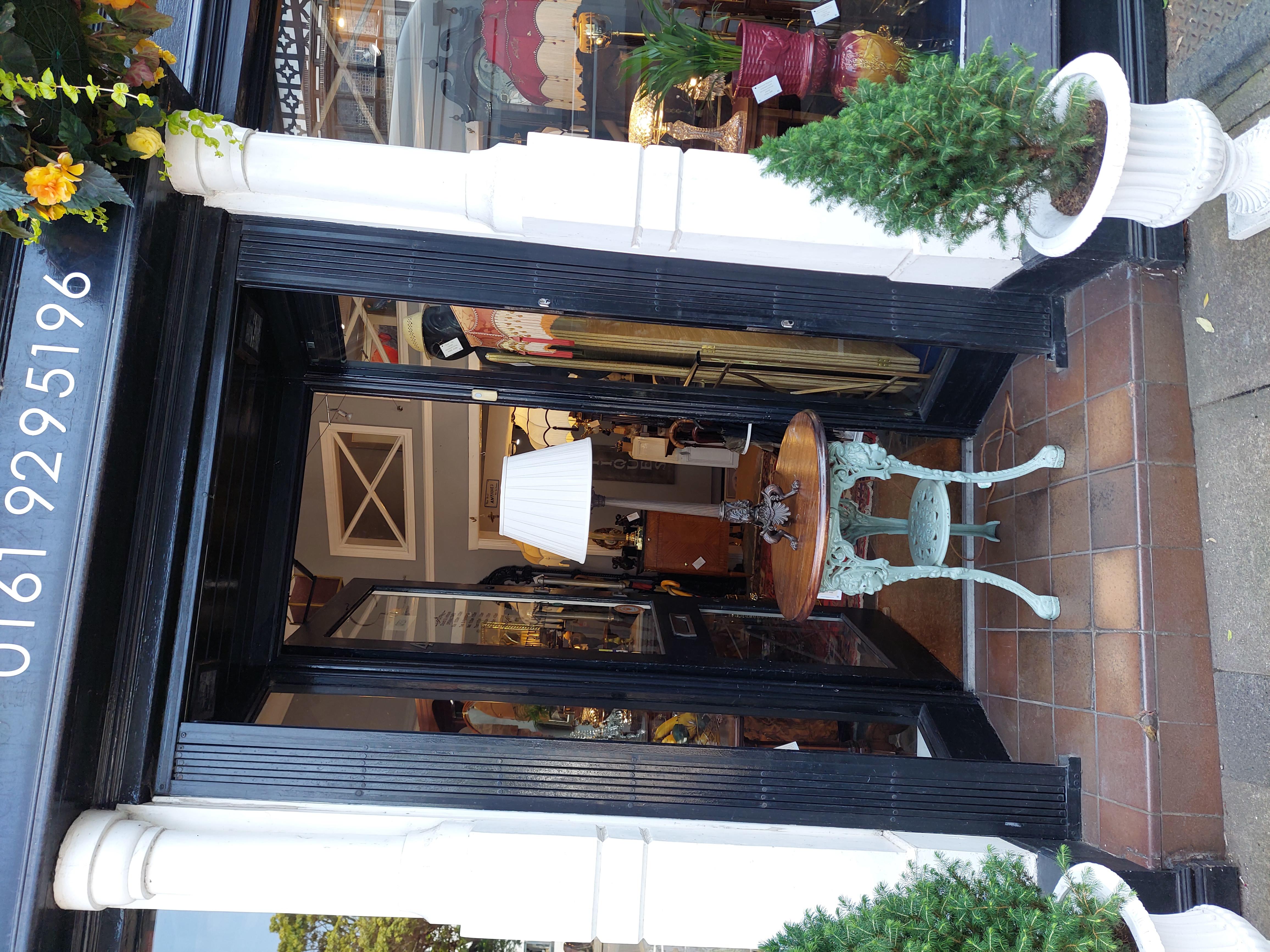 Neoclassical Revival Early 20thC Neoclassical Bronze Lamp For Sale