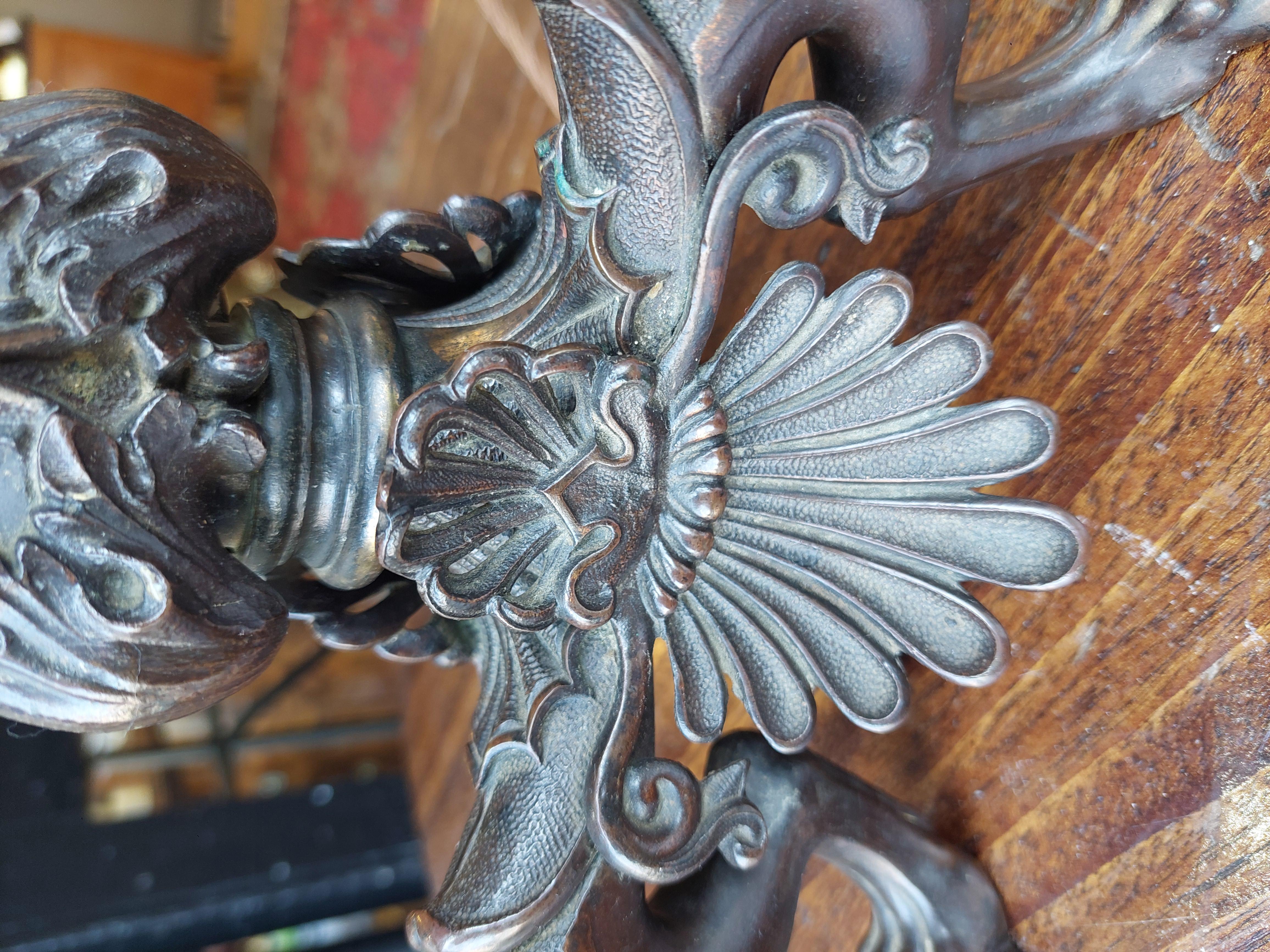 Early 20thC Neoclassical Bronze Lamp For Sale 3