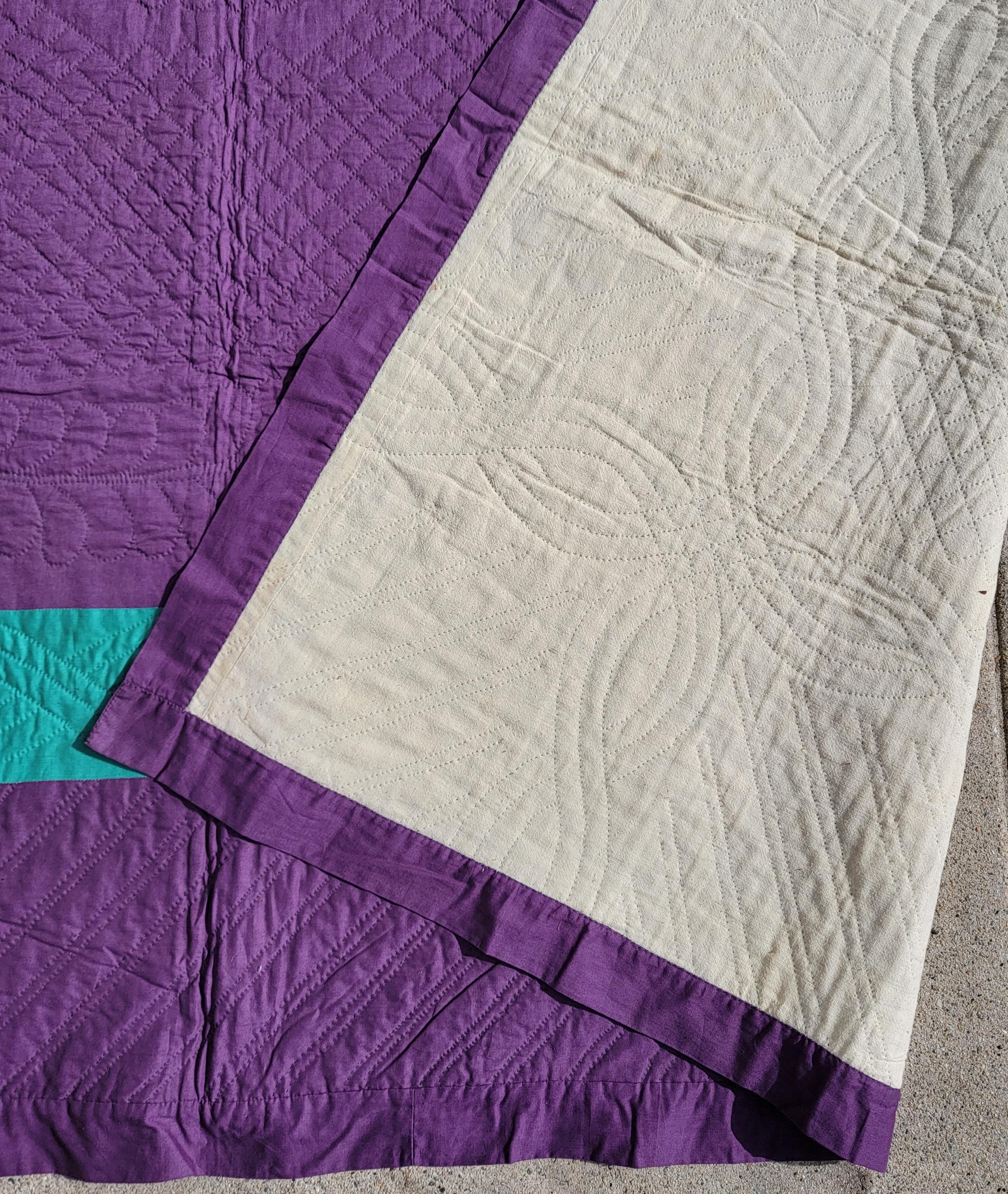Hand-Crafted Early 20th C Ohio Amish Plain Quilt For Sale