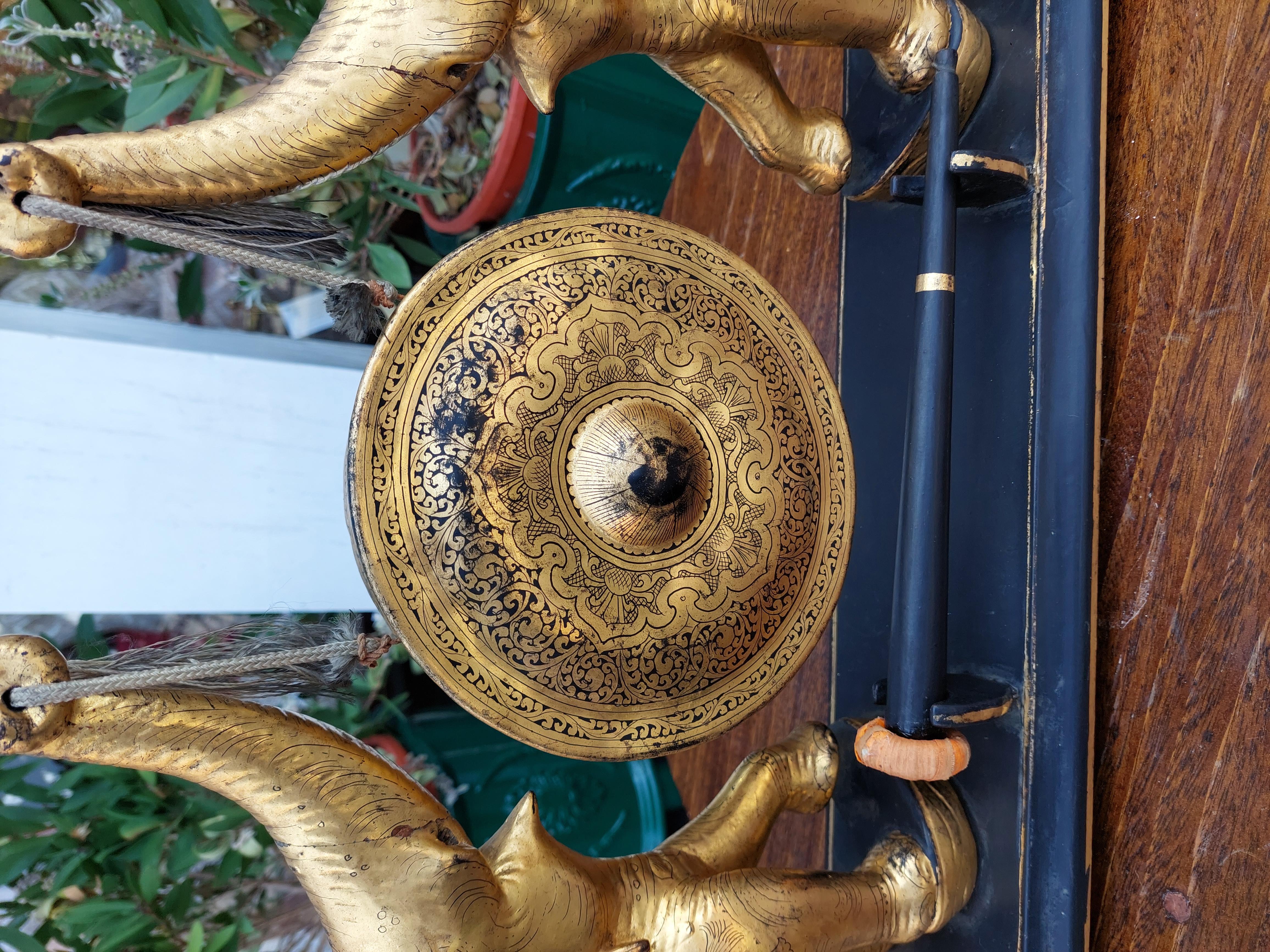 Early 20thC Oriental Brass & Hardwood Gong In Good Condition For Sale In Altrincham, GB
