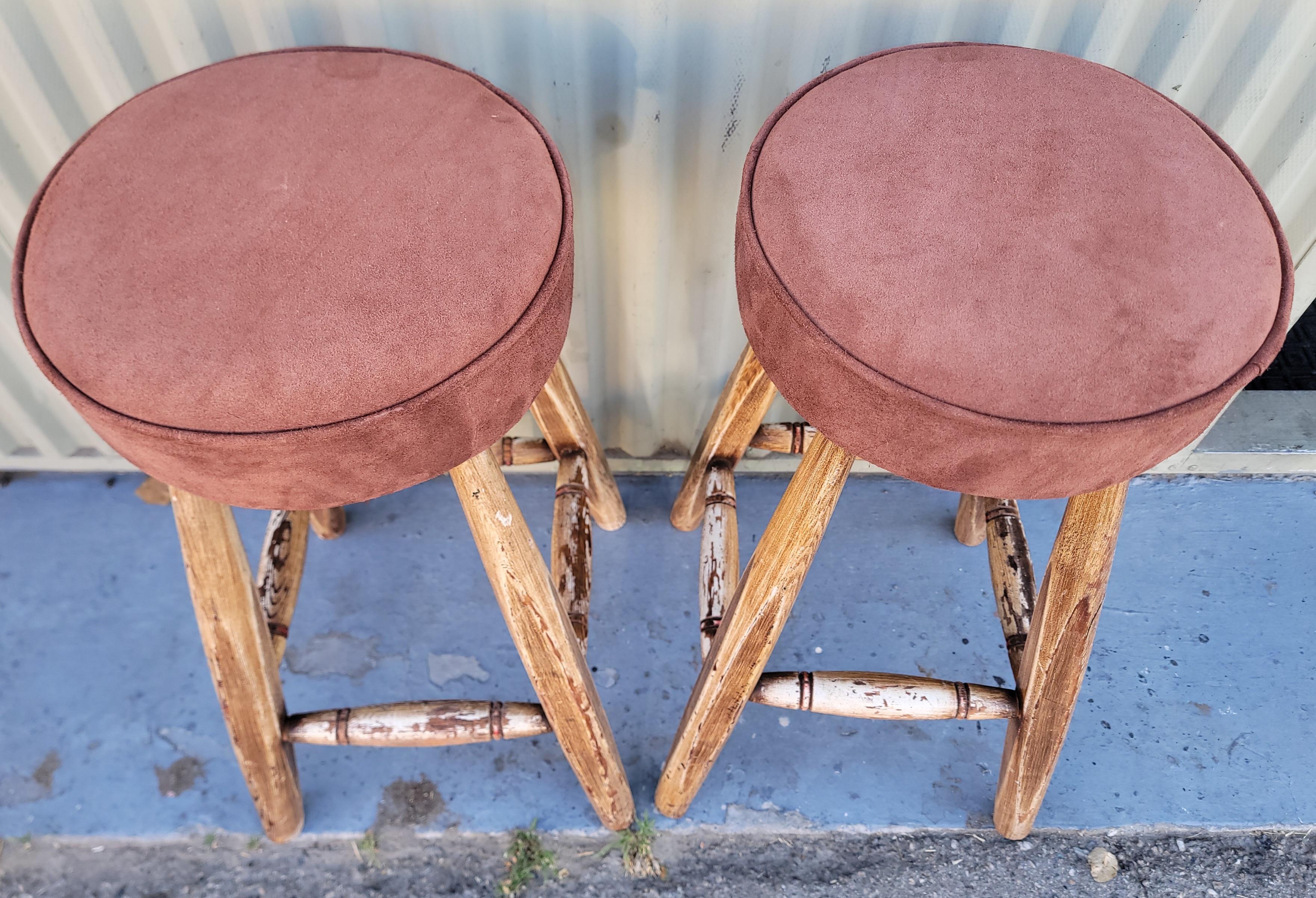 Stile Adirondack Sgabelli da bar originali dipinti dei primi del '900 con sedili in pelle scamosciata in vendita