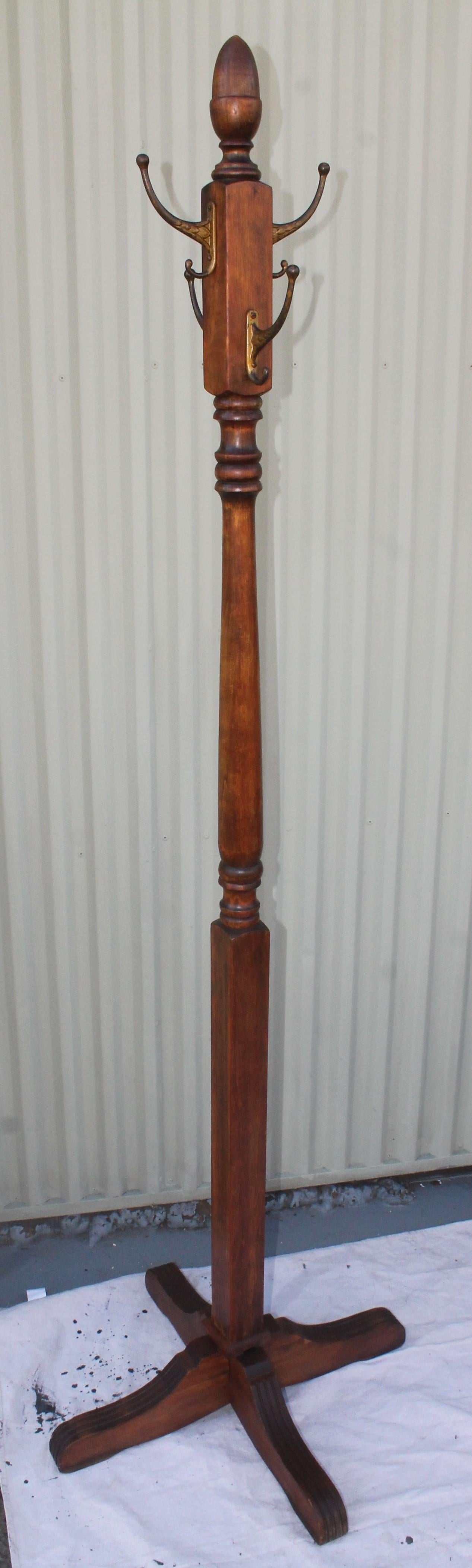 Great condition pine hall tree with original iron coat and hat rack iron hooks. Great old original surface.