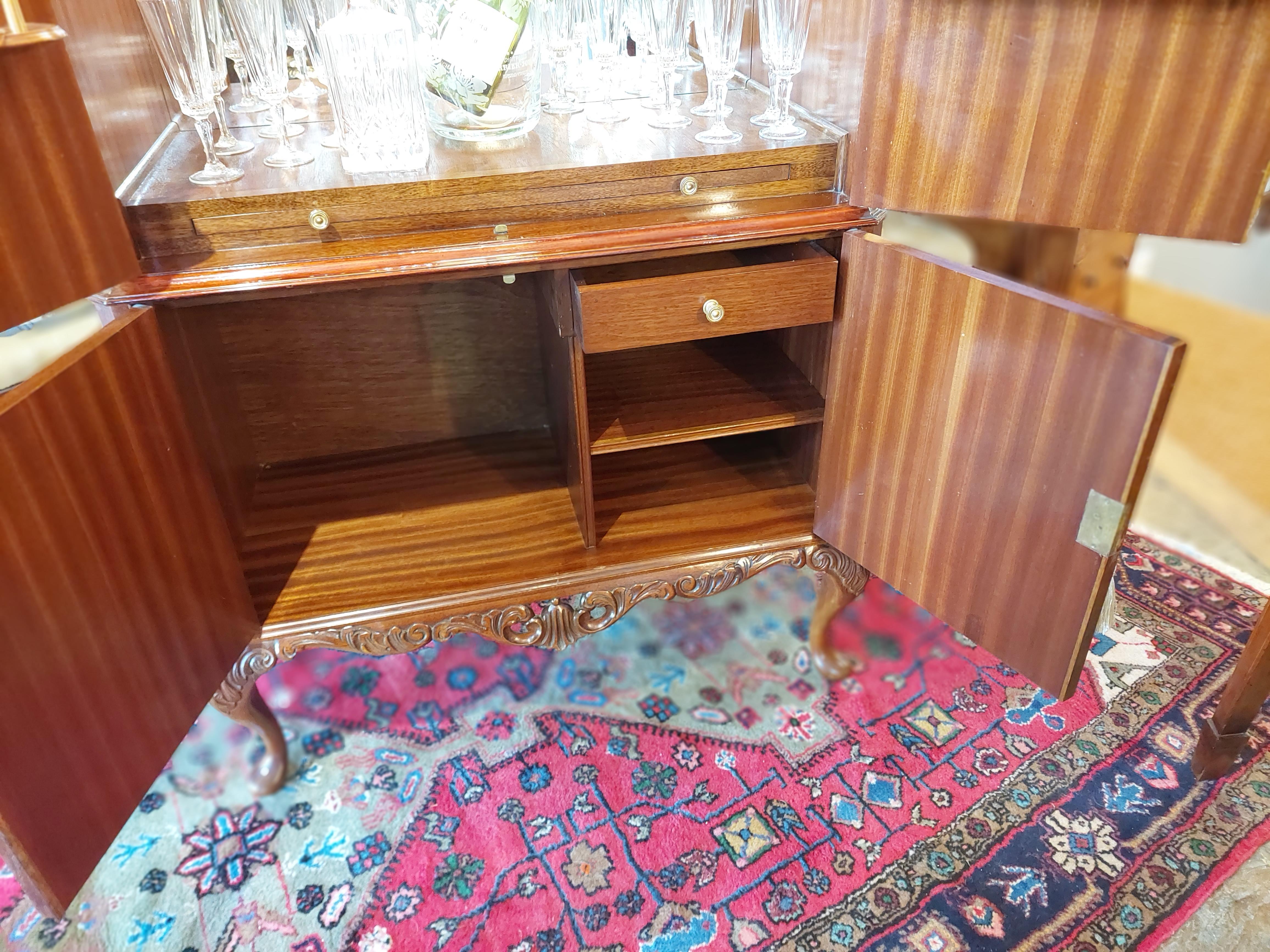 Early 20thC Queen Anne Style Mahogany Cocktail Cabinet 1