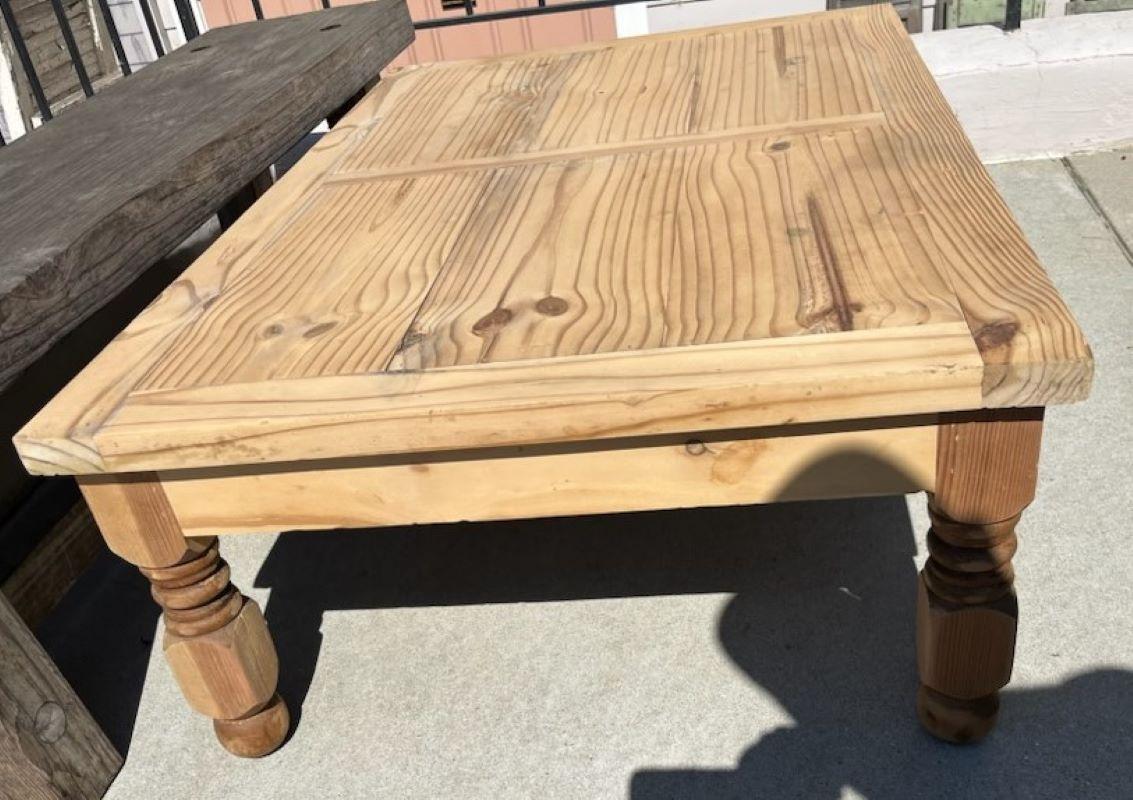 Rustikaler mexikanischer Couchtisch aus dem frühen 20. im Zustand „Gut“ im Angebot in Los Angeles, CA