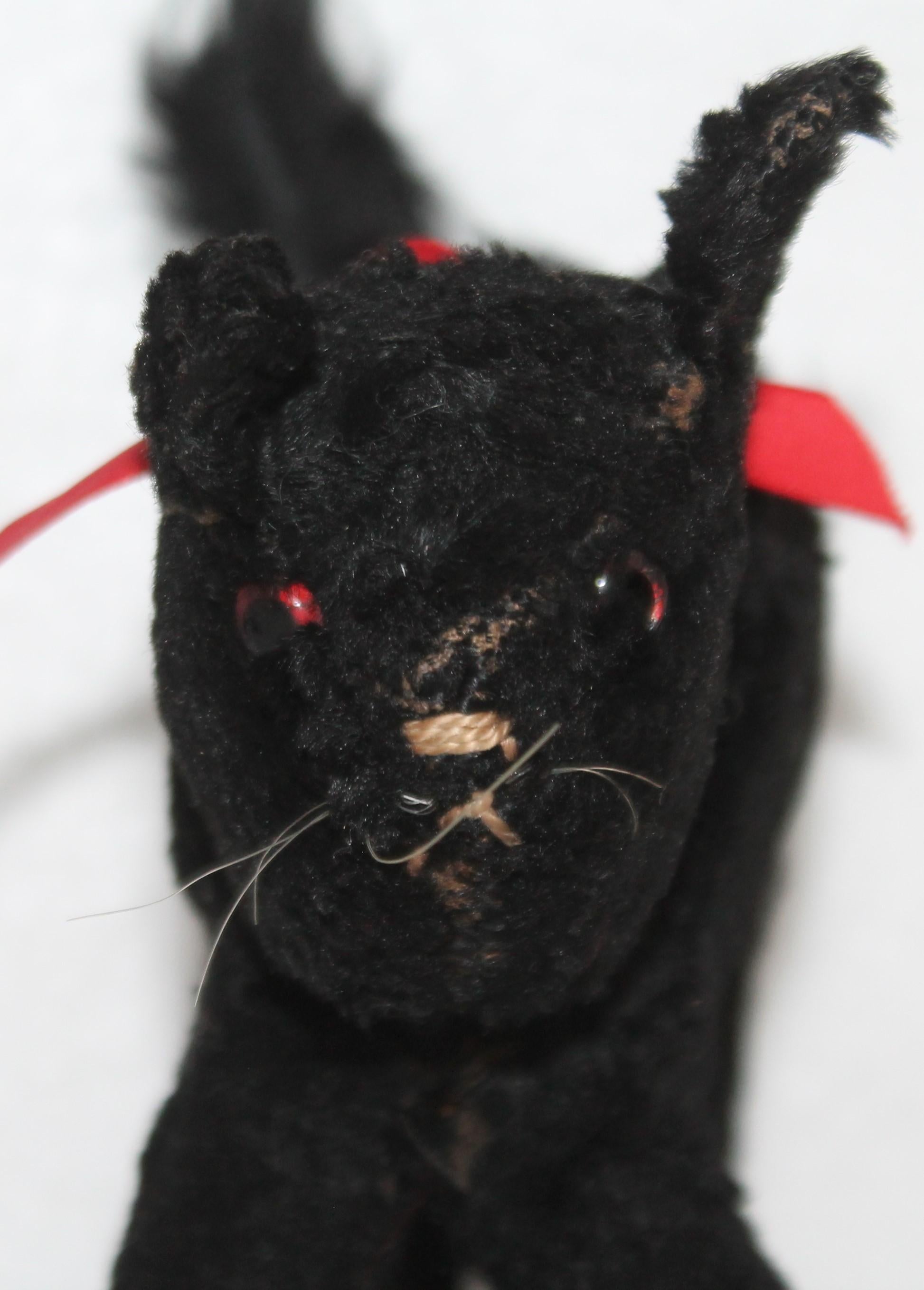 Early 20th Century Straw Stuffed Black Cats 1