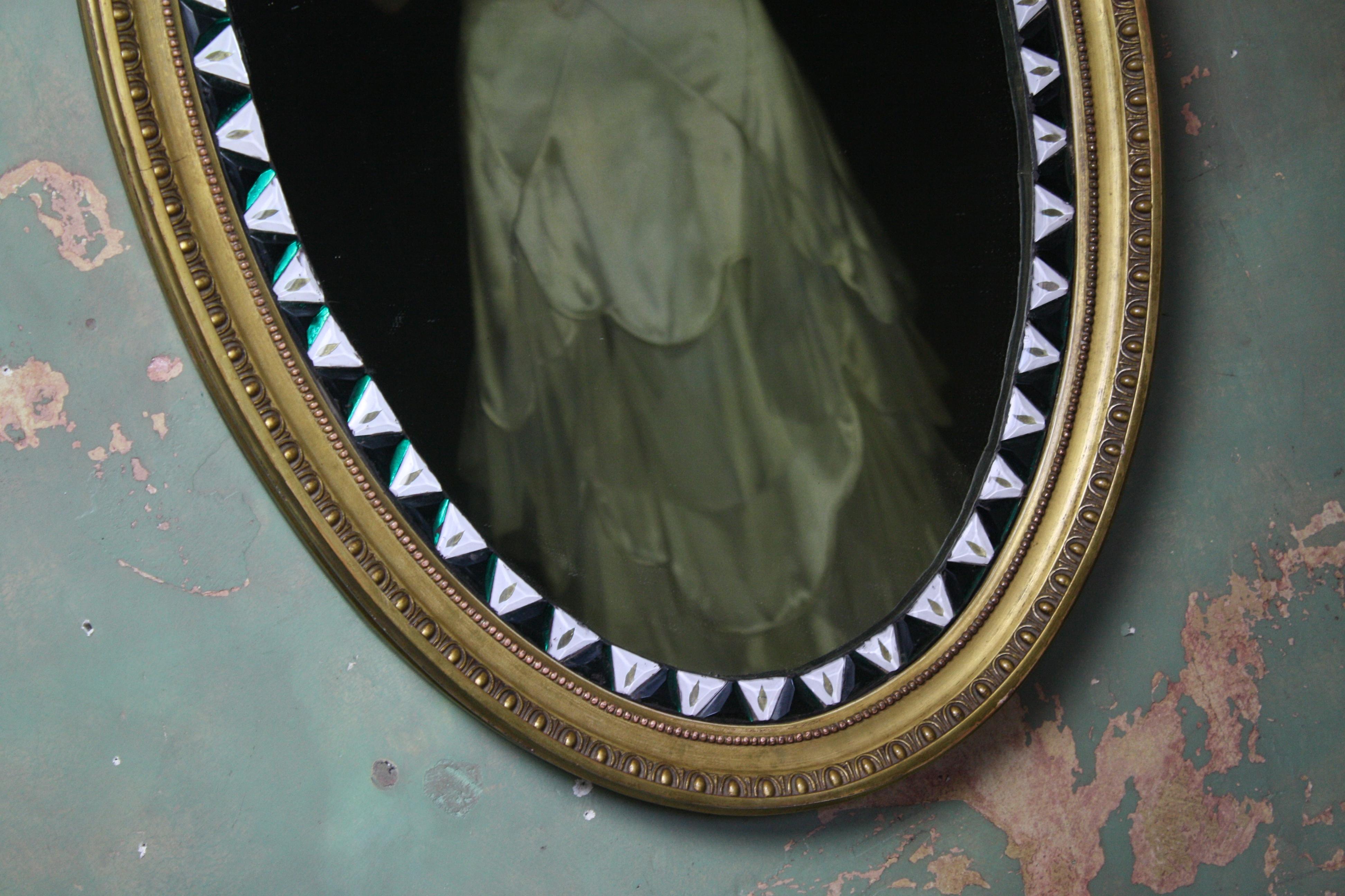 Early 20th Century Unusual Oval Irish Lozenger Green & Opaline Mirror Gilt Frame In Good Condition In Lowestoft, GB