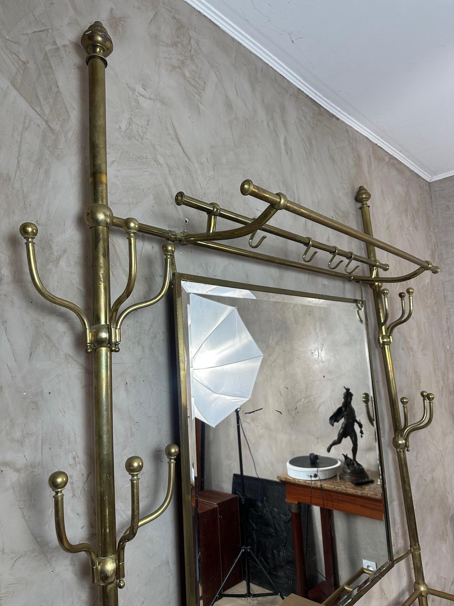 Francese Appendiabiti francese in ottone e specchio dei primi anni '20, 1900 in vendita