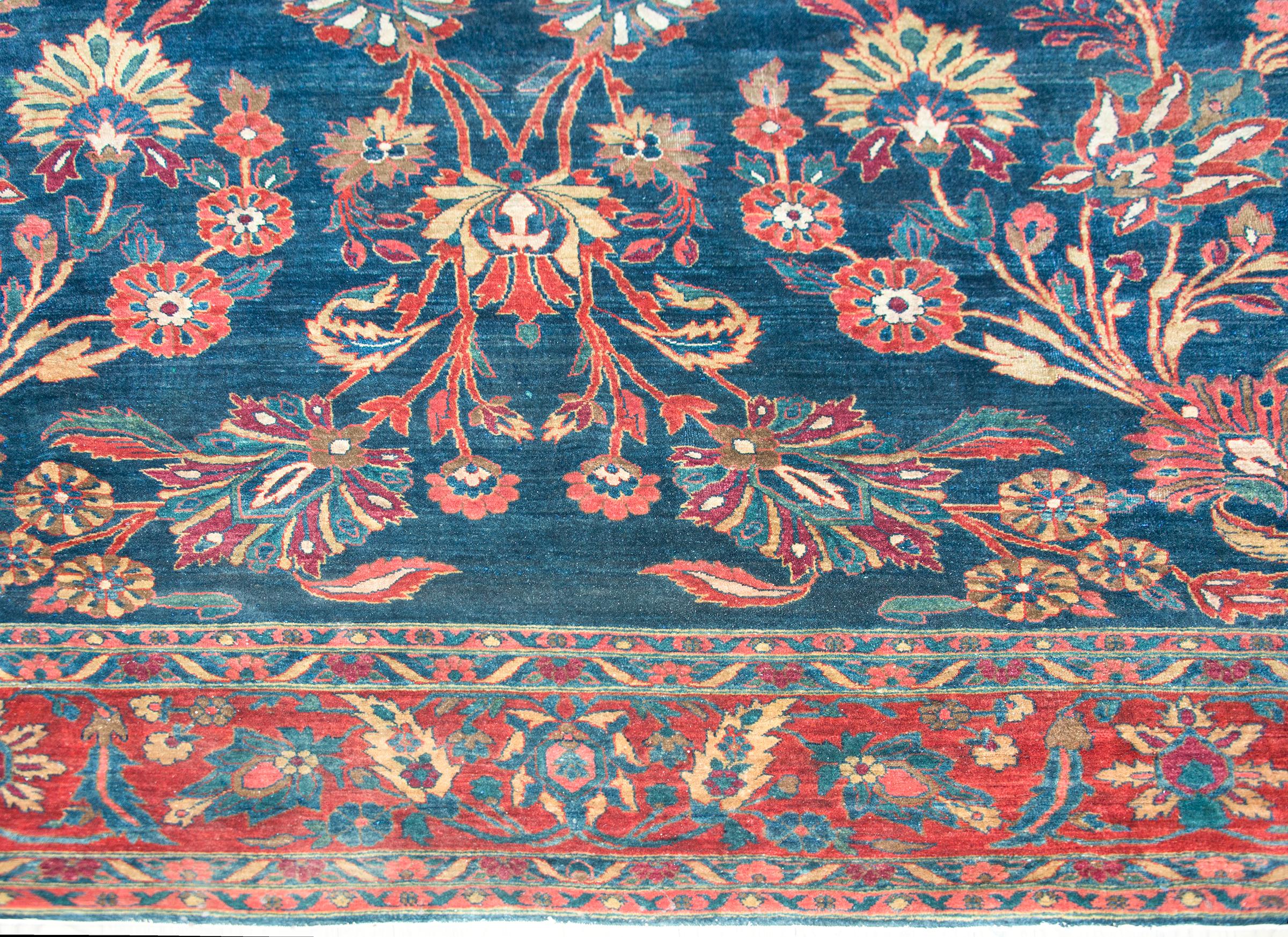 Alfombra persa mohajeran de principios del siglo XX en venta 1