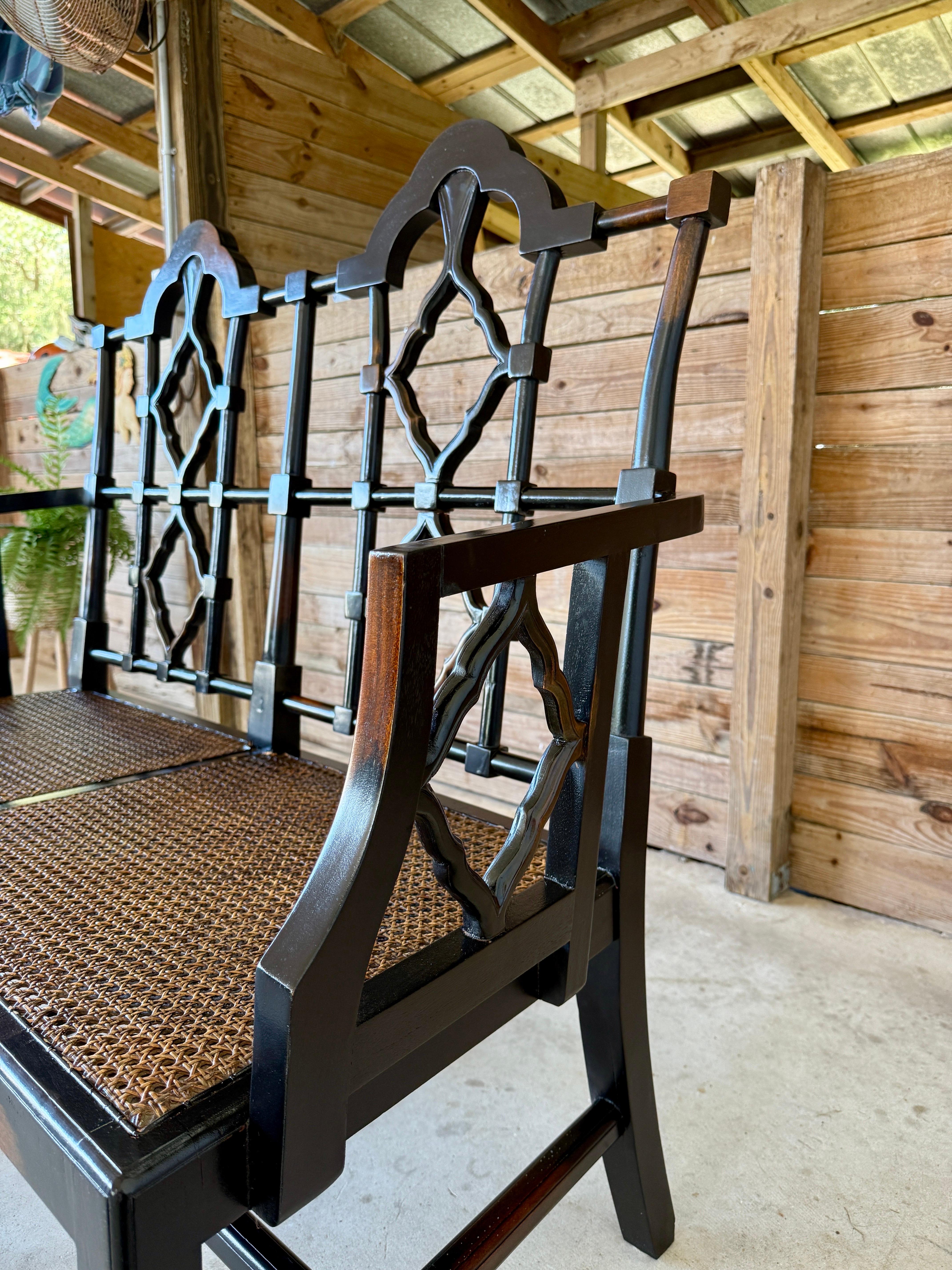 Début du 21ème siècle, banc à cannes de style Chippendale laqué noir en vente 2