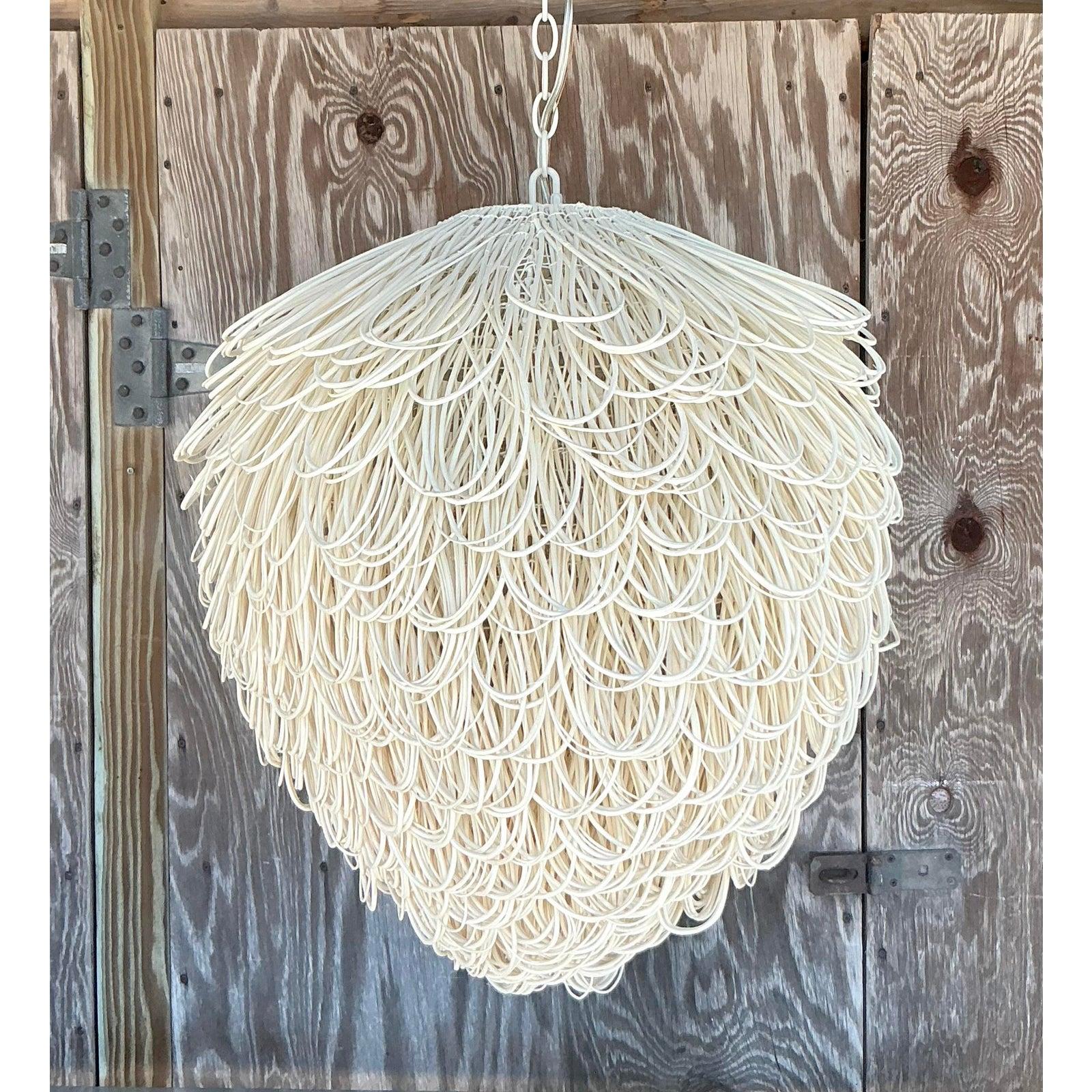 Lustre Boho Finley Looped Rattan du début du 21e siècle d'après Arteriors Bon état - En vente à West Palm Beach, FL