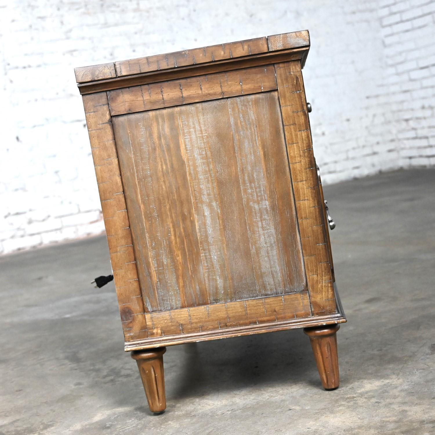 Early 21st Century French Country Rustic Mahogany Nightstand End Table Cabinet For Sale 3