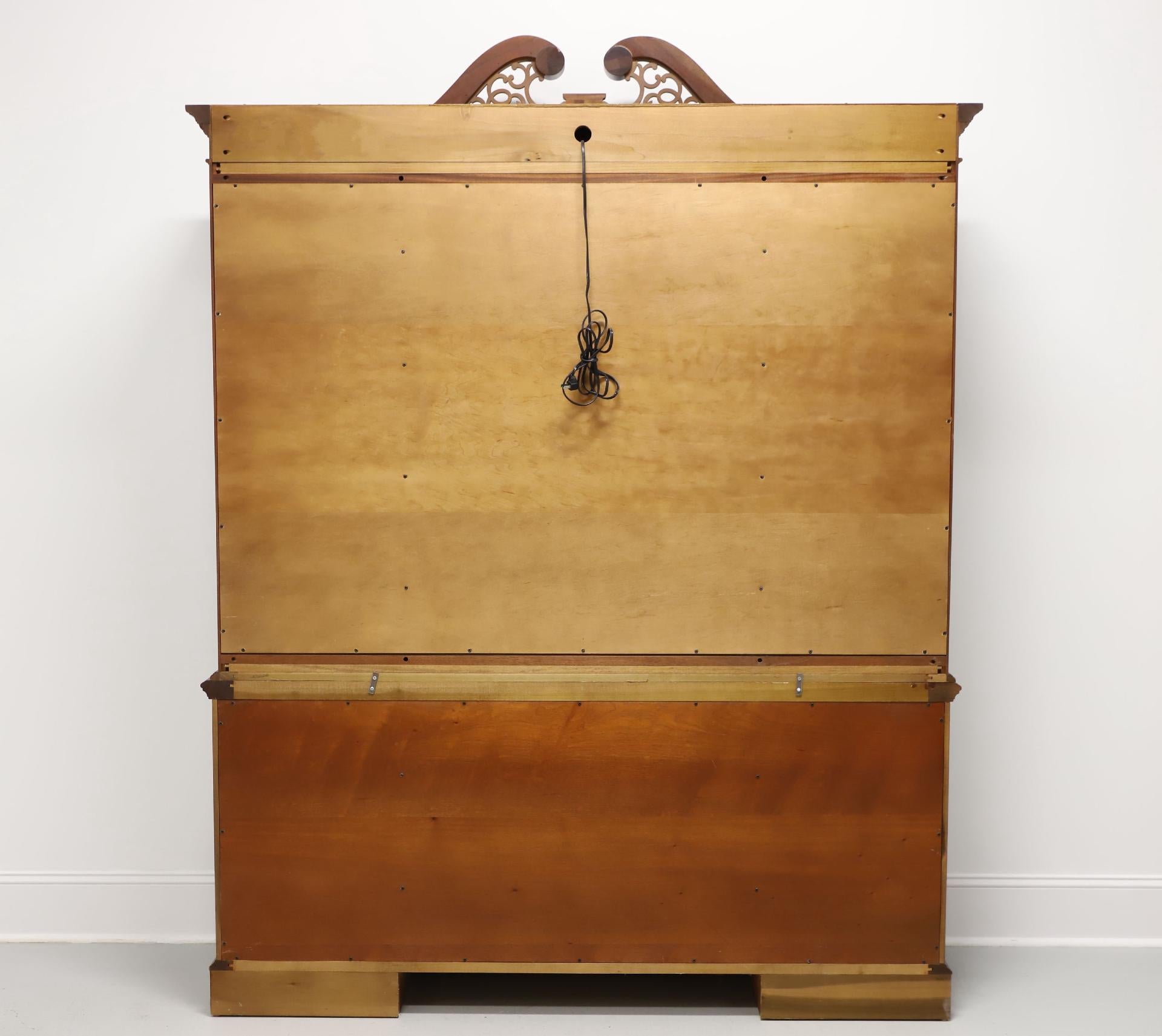 Early 21st Century Inlaid Mahogany Chippendale Breakfront China Cabinet In Good Condition For Sale In Charlotte, NC