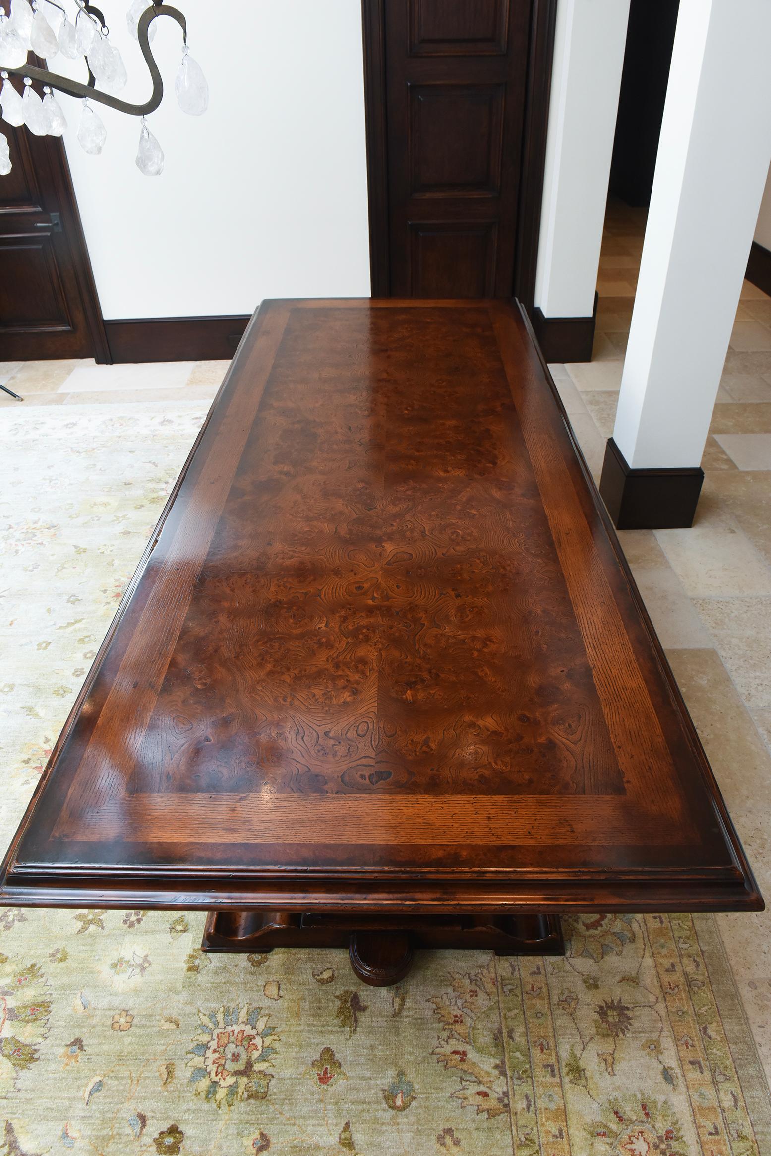 Table de réfectoire italienne en noyer du début du 21e siècle par Bussandri Bon état - En vente à North Miami, FL
