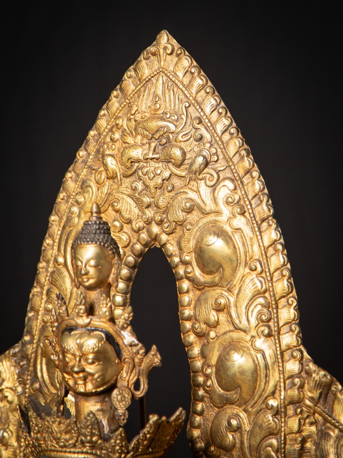 Inizio del XXI secolo Grande statua cinese di Avalokiteshvara in bronzo proveniente dalla Cina in vendita 3