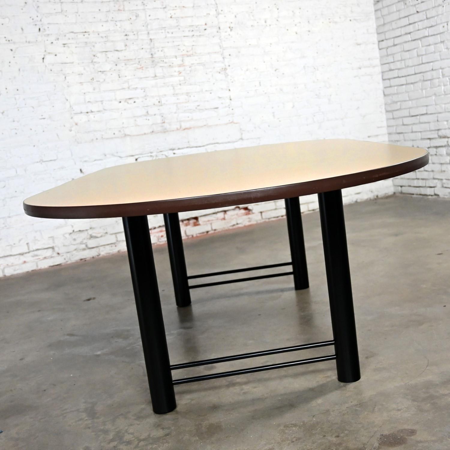 Early 21st Century Modern Surfacetech Racetrack Top Conference or Dining Table 6