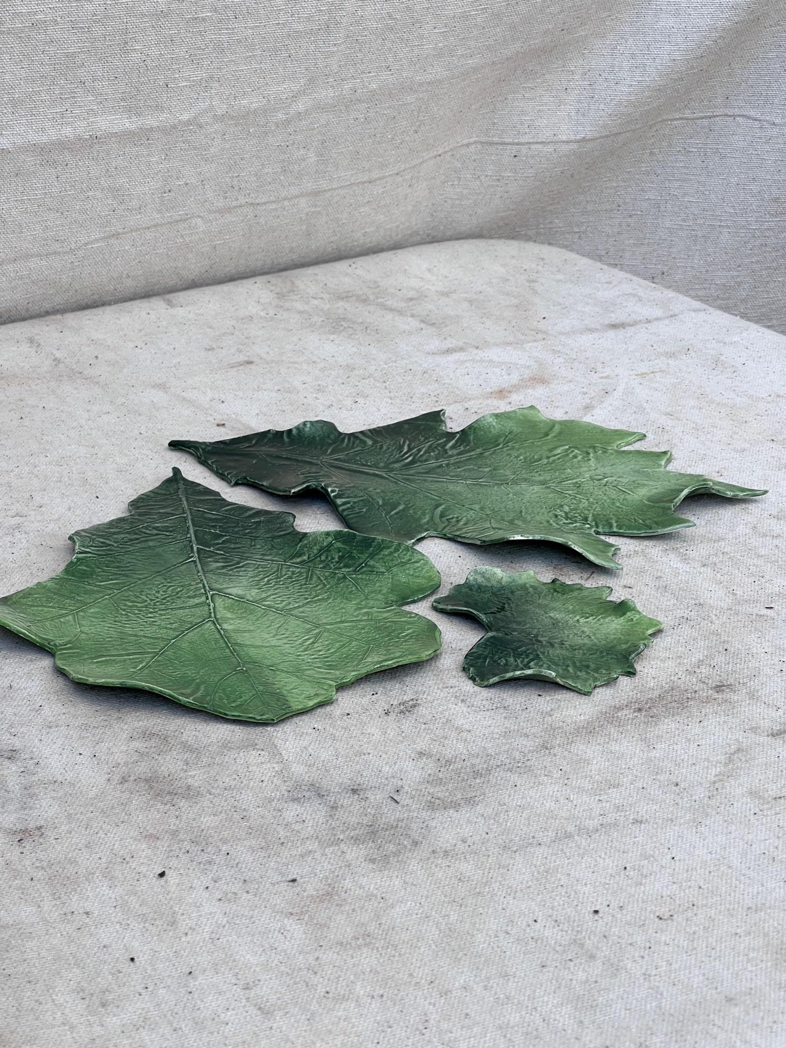 Contemporary Early 21st Century Vietri Hand-Crafted Italian Porcelain Leaf Set- 3 Pieces For Sale