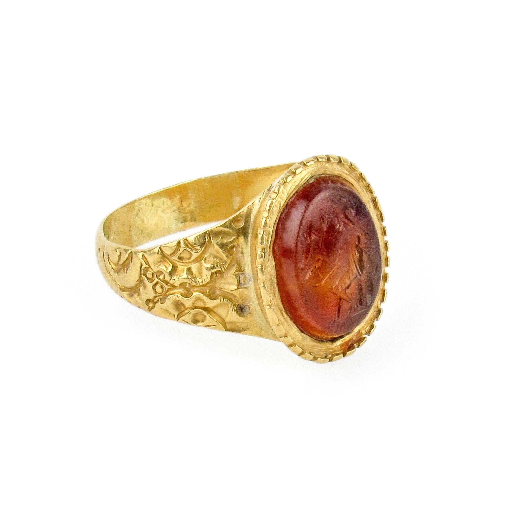 Early 22k Carnelian Intaglio Ring of Jupiter Holding Victory In Good Condition For Sale In Hummelstown, PA