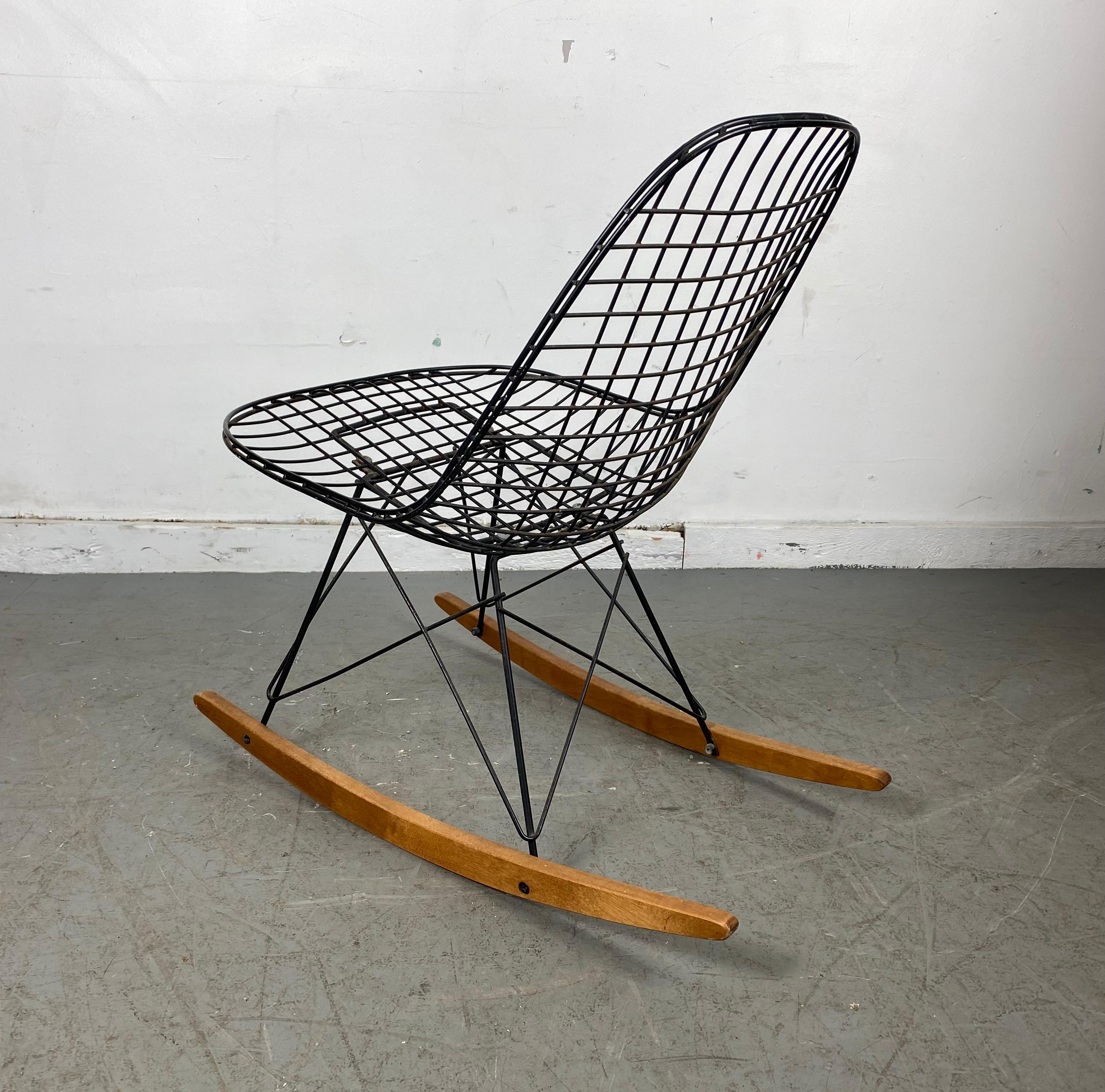 Early 2nd Generation Charles Eames RKR Rocker by Herman Miller In Good Condition In Buffalo, NY