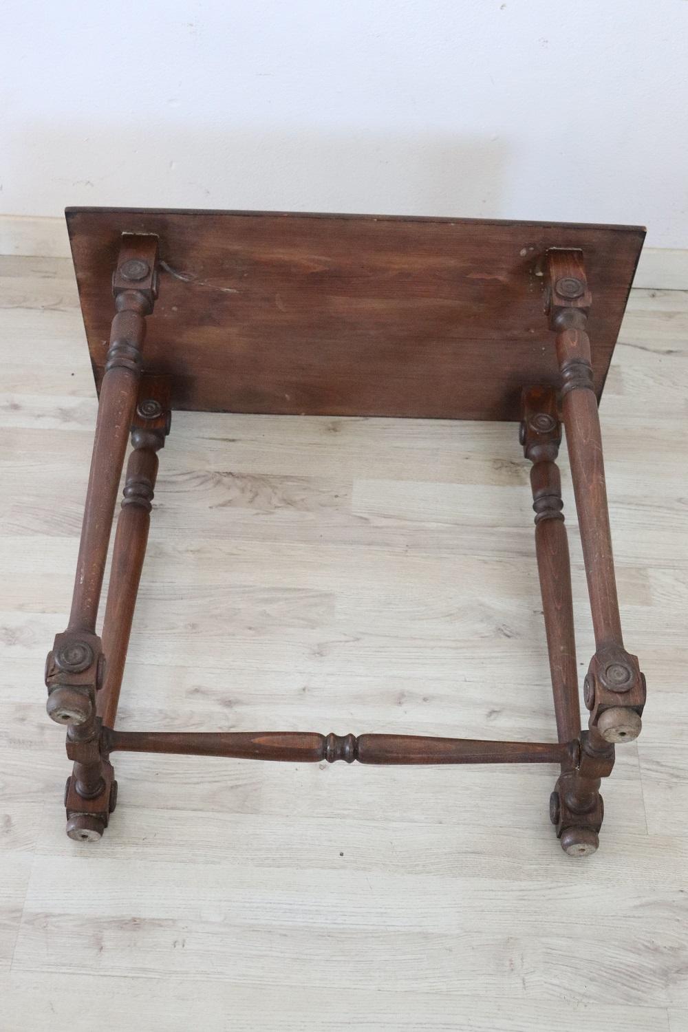 Table d'appoint en bois de hêtre du début du XXe siècle en vente 1