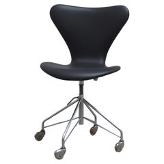 Early '3117' Swivel Chair in Leather by Arne Jacobsen for Fritz Hansen, 1971