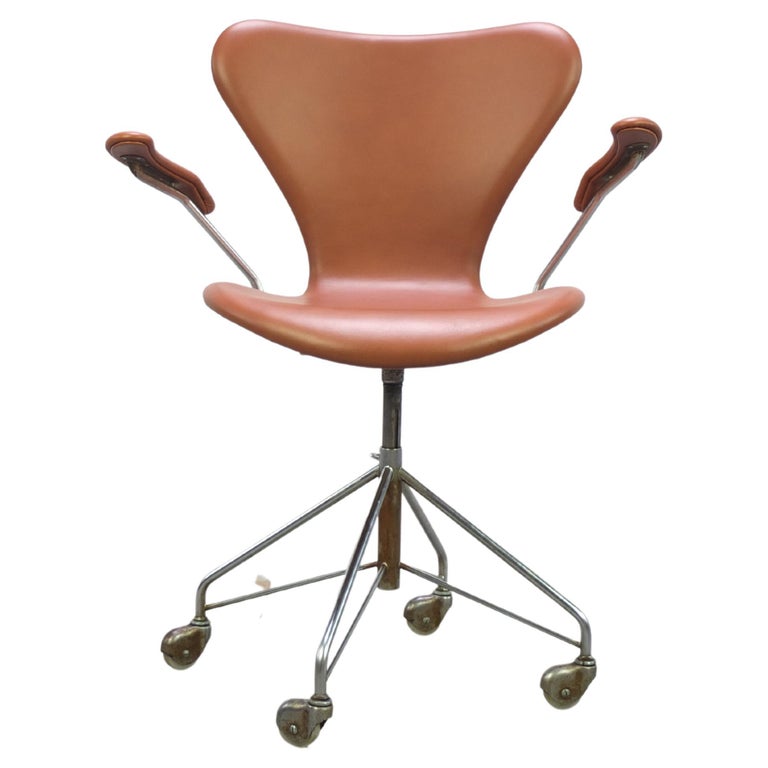 Early '3217' Swivel Desk Chair Arne Jacobsen for Fritz Hansen, 1955