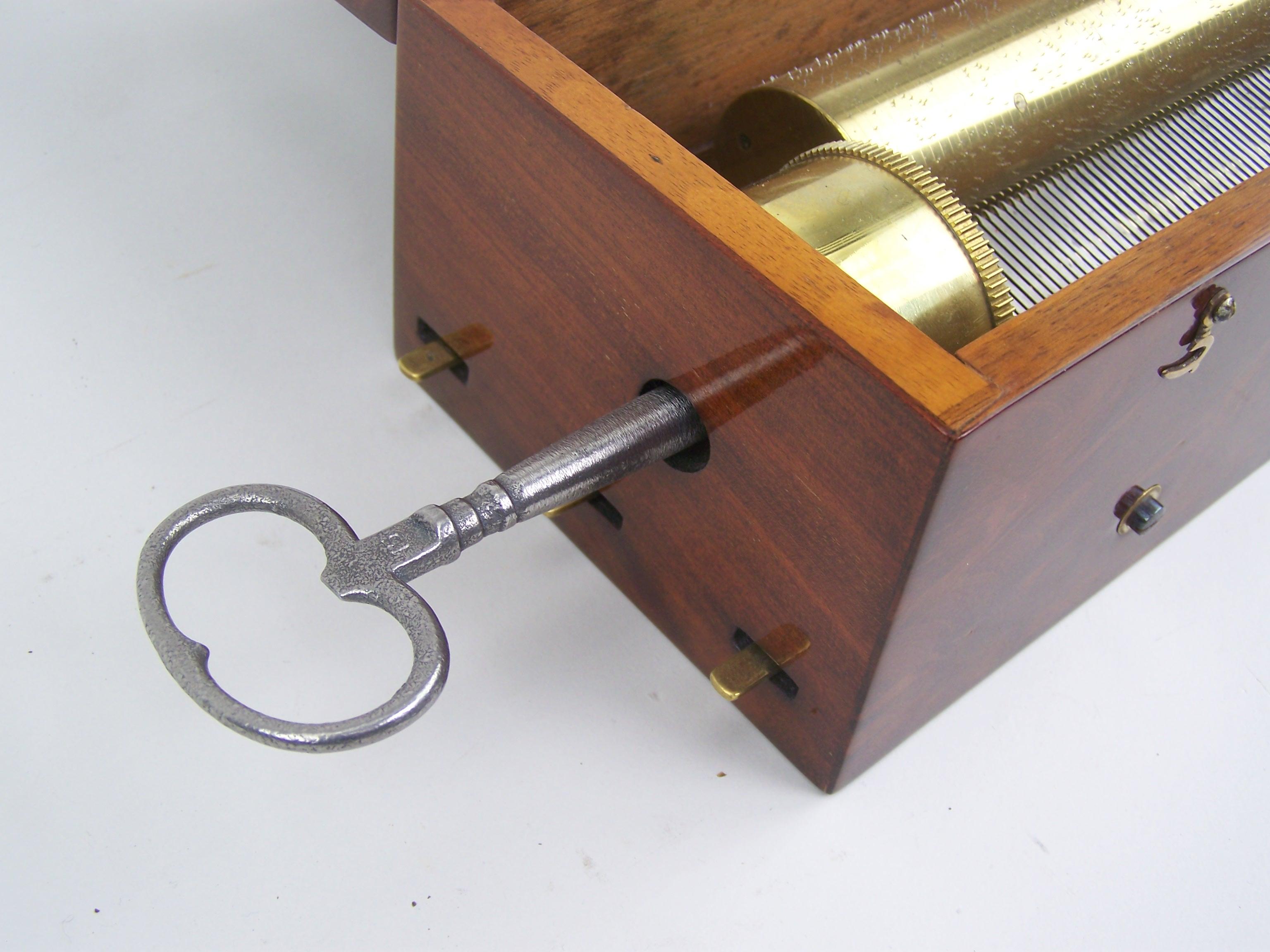 Music Box with Exposed Controls playing 6 tune probably by Lecoultre 5