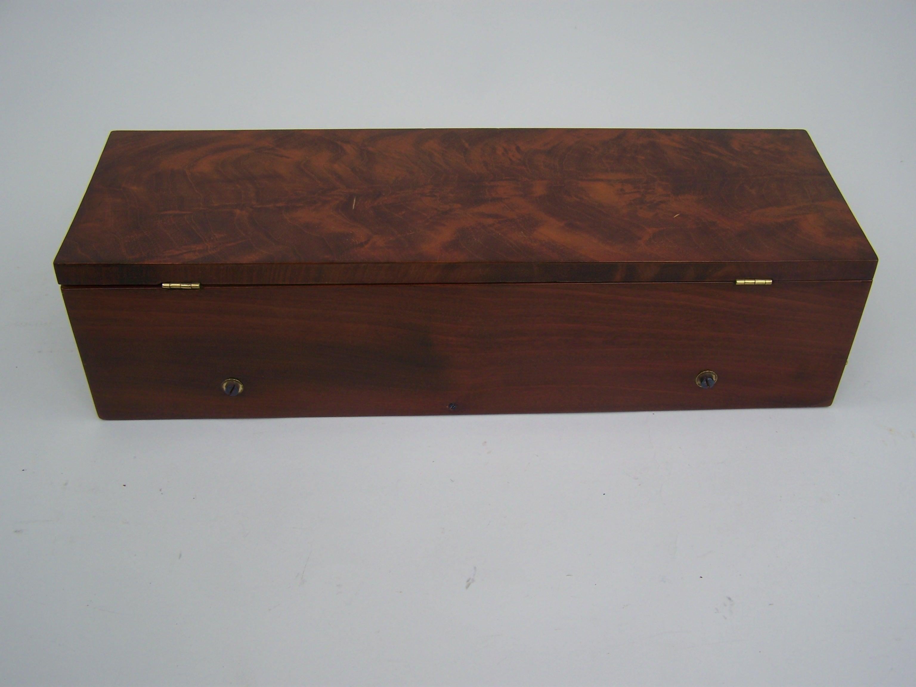 Music Box with Exposed Controls playing 6 tune probably by Lecoultre In Excellent Condition In Zonhoven, BE