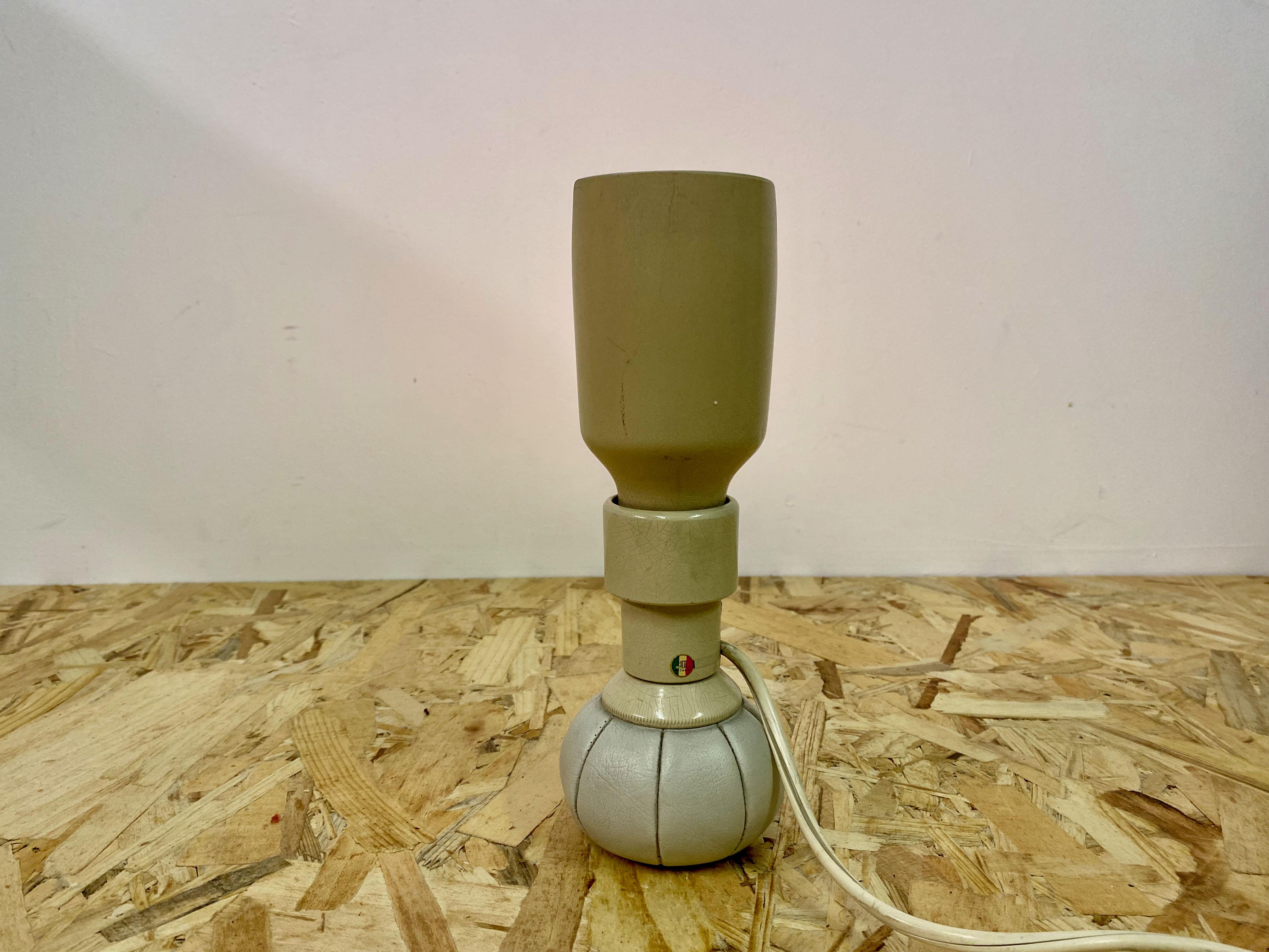 Early 600p Table Lamp by Gino Sarfatti for Arteluce For Sale 3