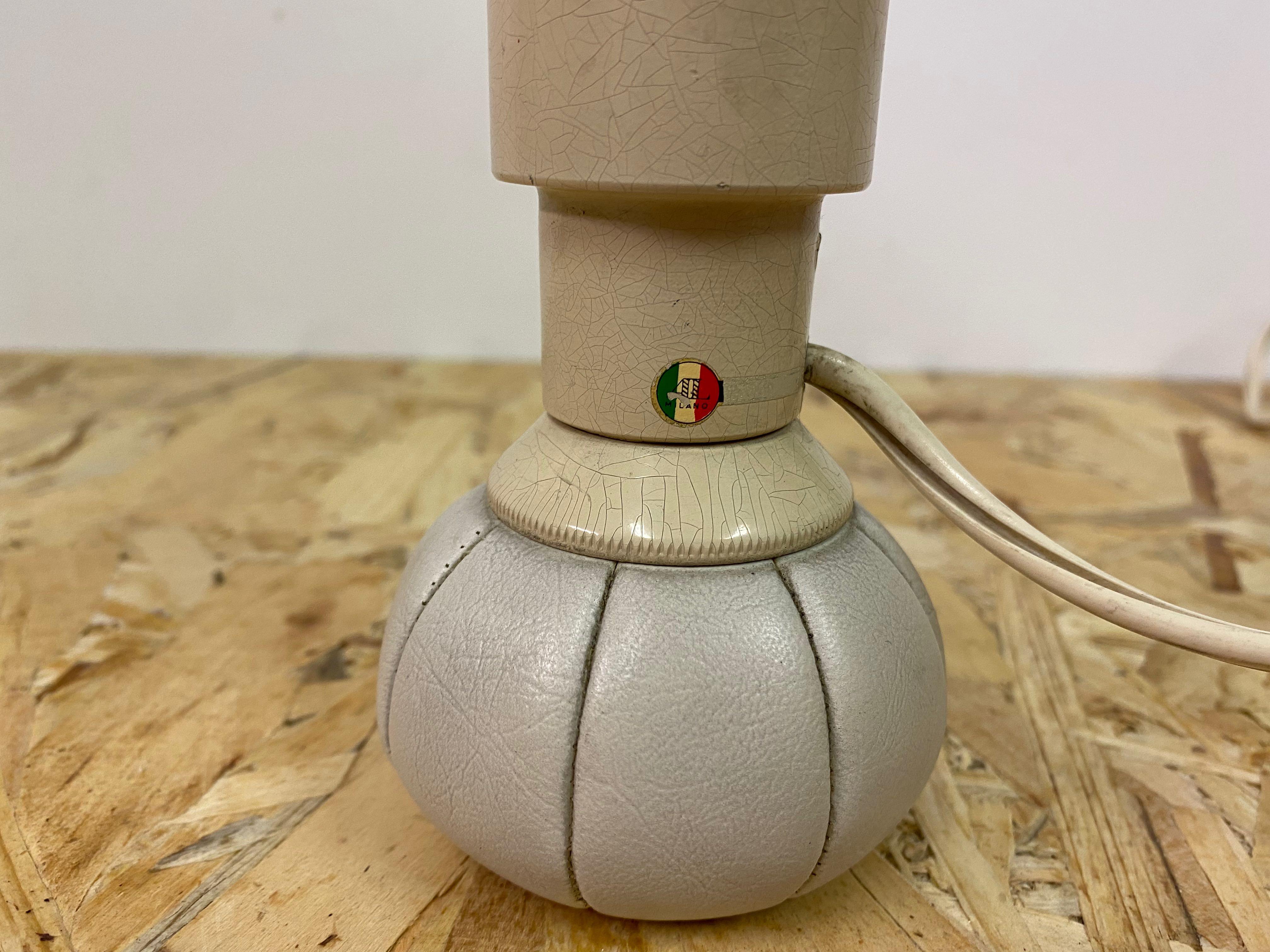 Mid-Century Modern Early 600p Table Lamp by Gino Sarfatti for Arteluce For Sale