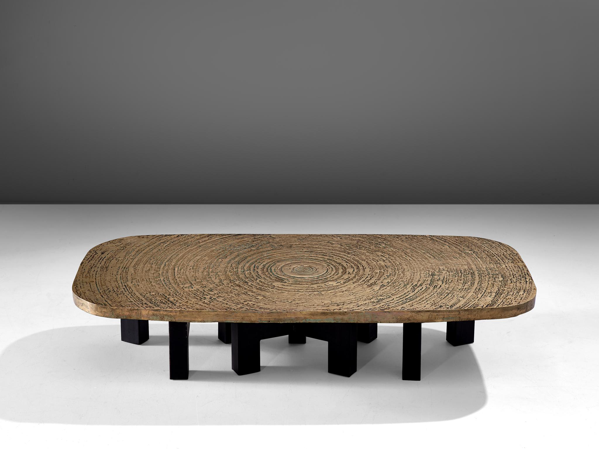 Ado Chale, 'Goutte d'Eau' coffee table, bronze and steel, Belgium, 1970s 

Extraordinary coffee table by the Belgian designer Ado Chale. The piece shows a high level of details, notably the cast bronze table top. It shows a serene drawing of a water